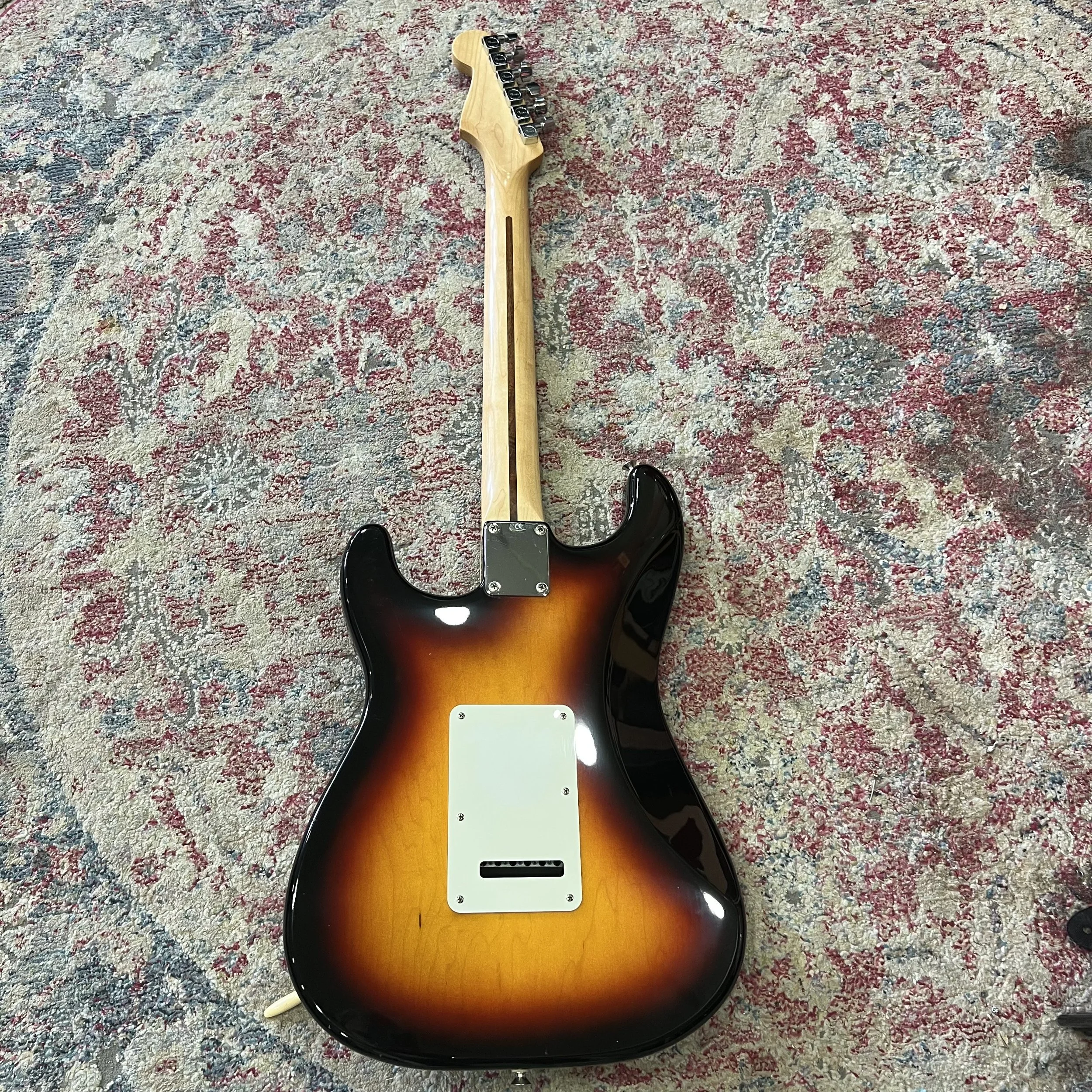 Fender-Stratocaster-MIM-3ToneSunburst-Electric-Guitar-07.jpeg