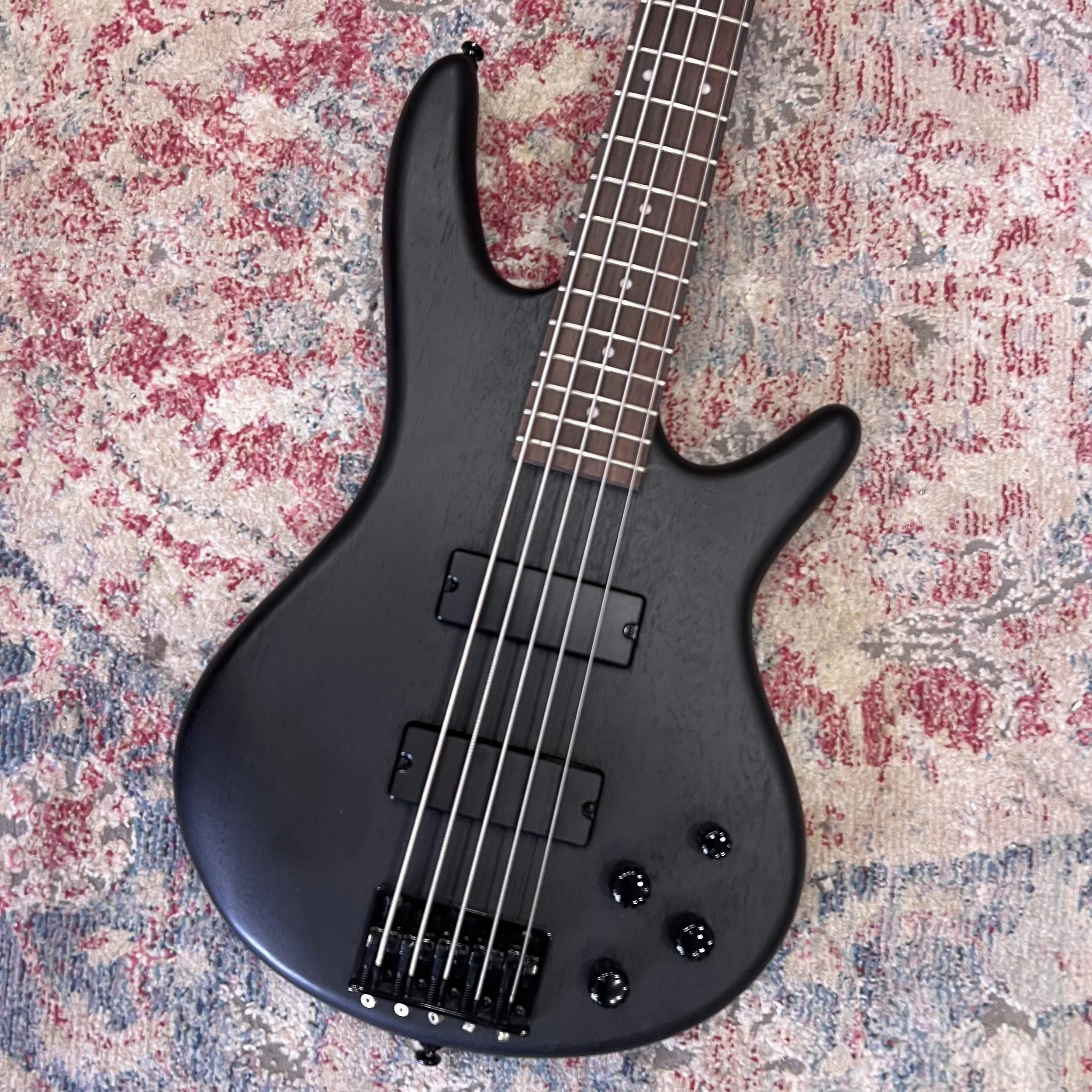 Ibanez-Gi-Soundgear- GSR205B-5-String-Bass-Guitar-Black-02.jpeg