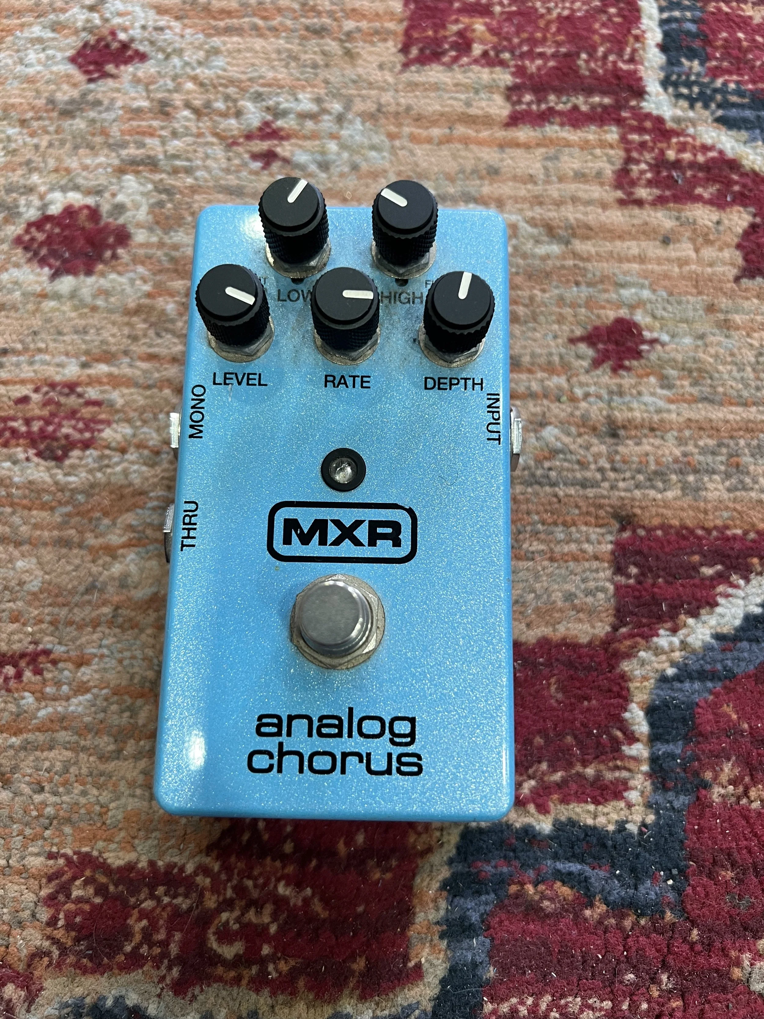 MXR-Analog-Chorus-guitar-effects pedal-blue-01.jpeg