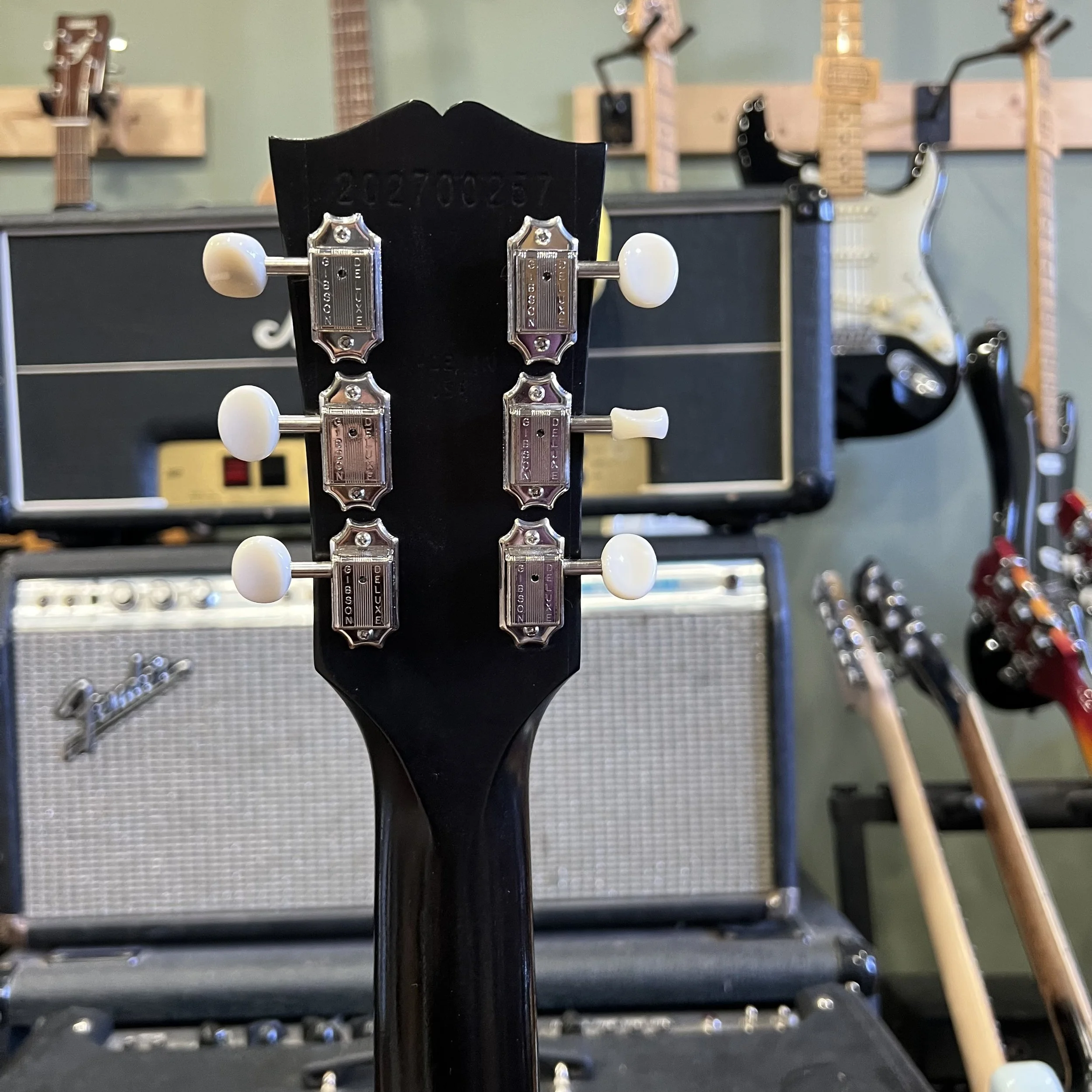 Gibson-LesPaulSpecial-Black-07.jpeg