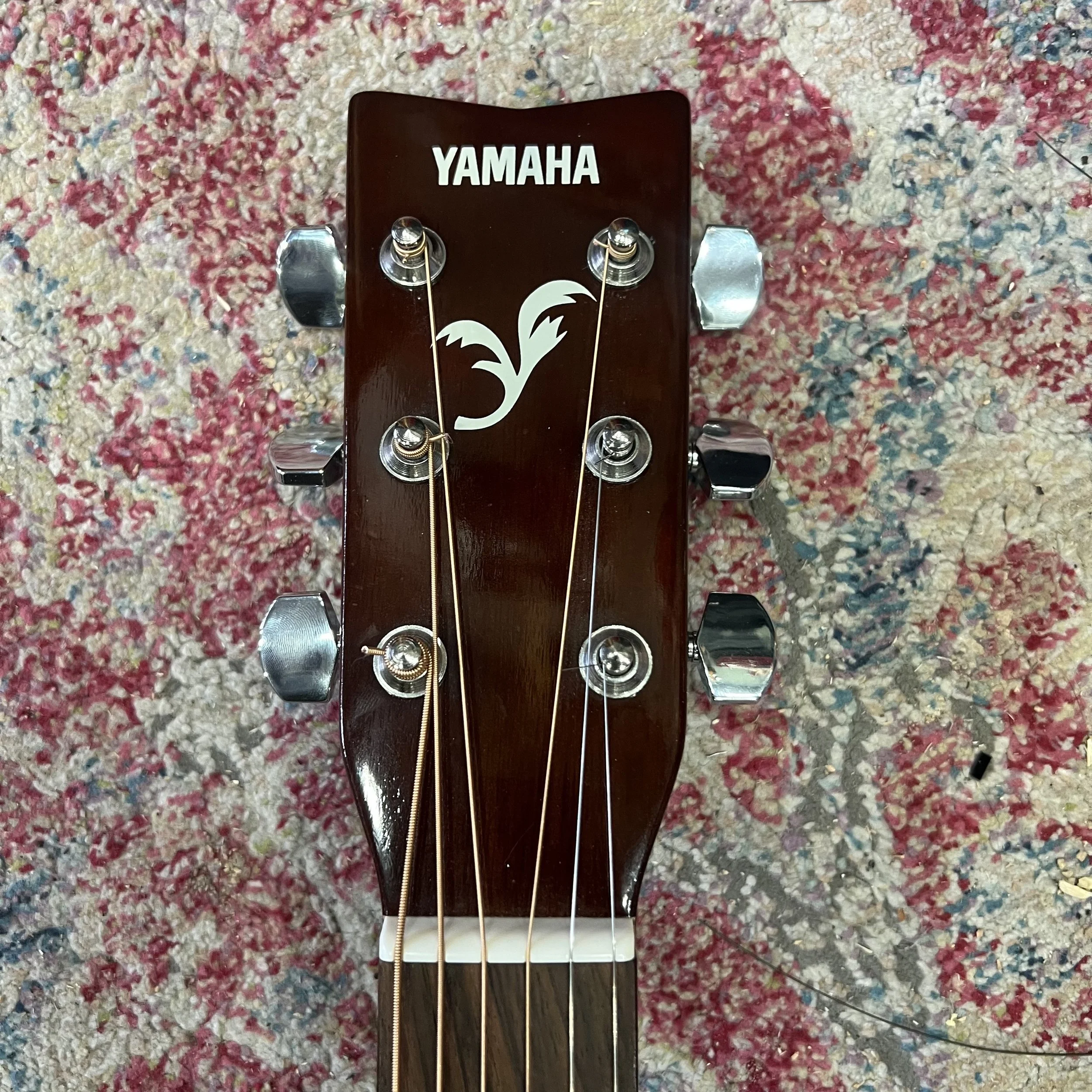Yamaha-F310-acoustic-natural-gloss-06.jpeg