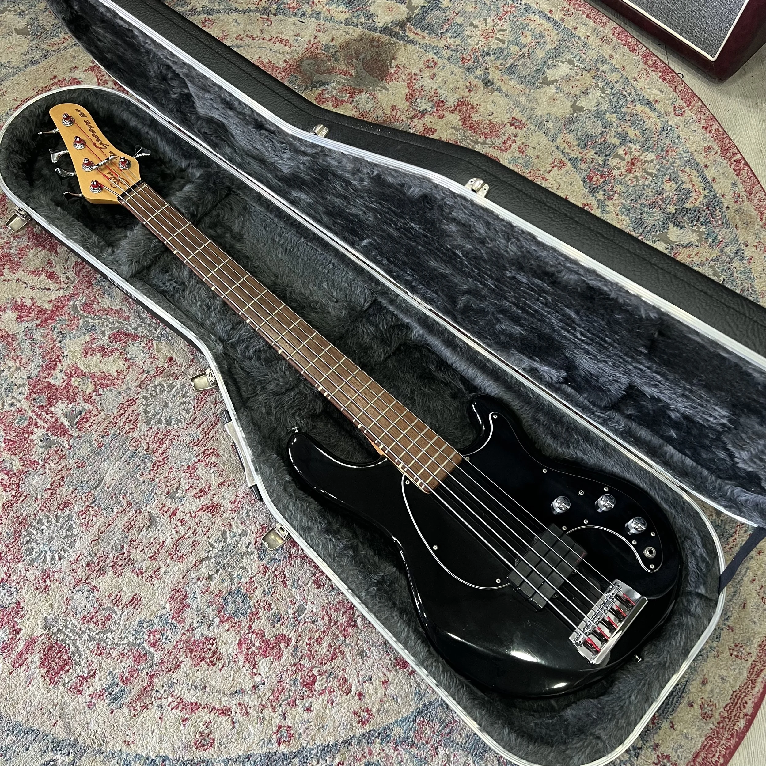 Status-The-Groove-Bass-Guitar-Black-03.jpeg