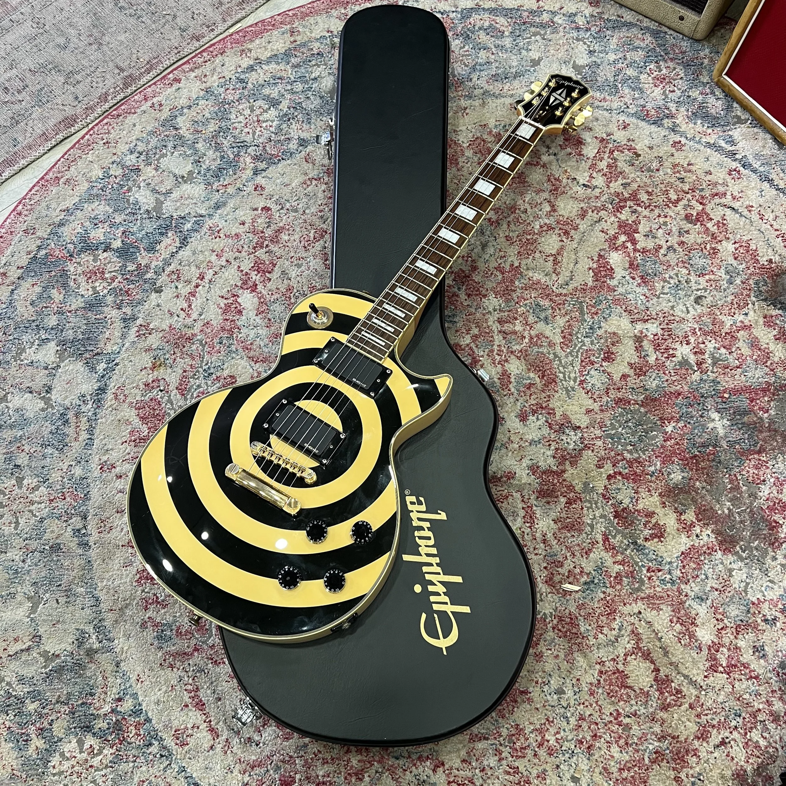 Epiphone-Zakk-Wylde-LesPaulCustom-YellowBlackBullseye-Electric-Guitar-020.jpeg