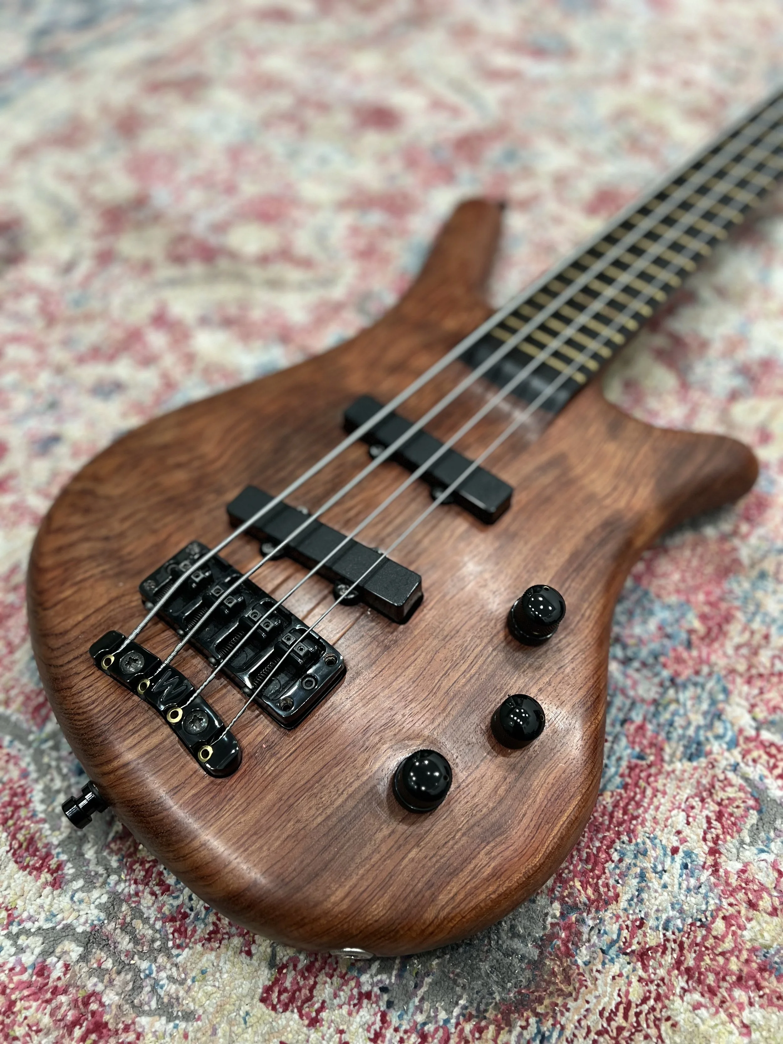 WarwickThumbBass_02.jpeg