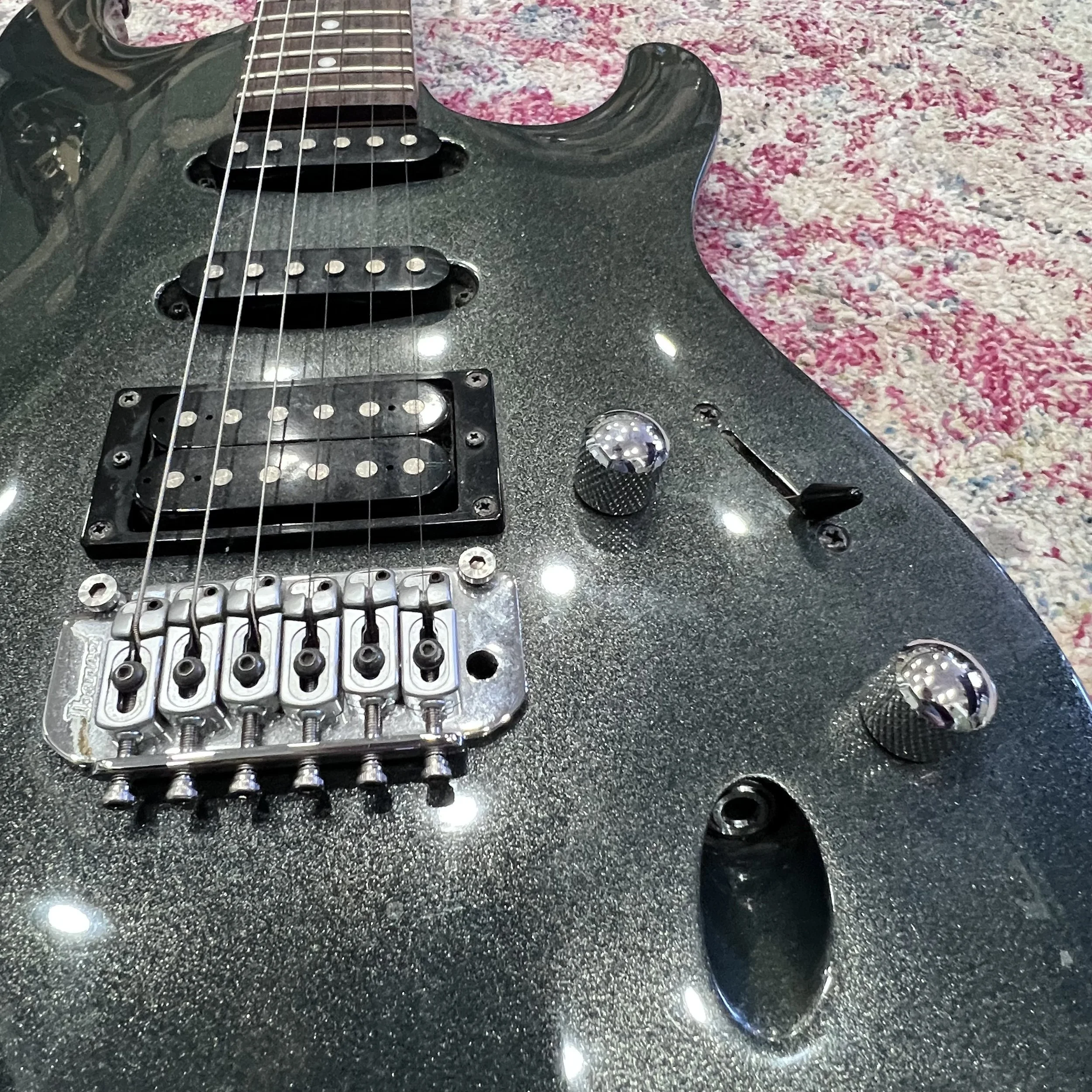 Ibanez SA Series_Cosmicgreyblack_04.jpeg