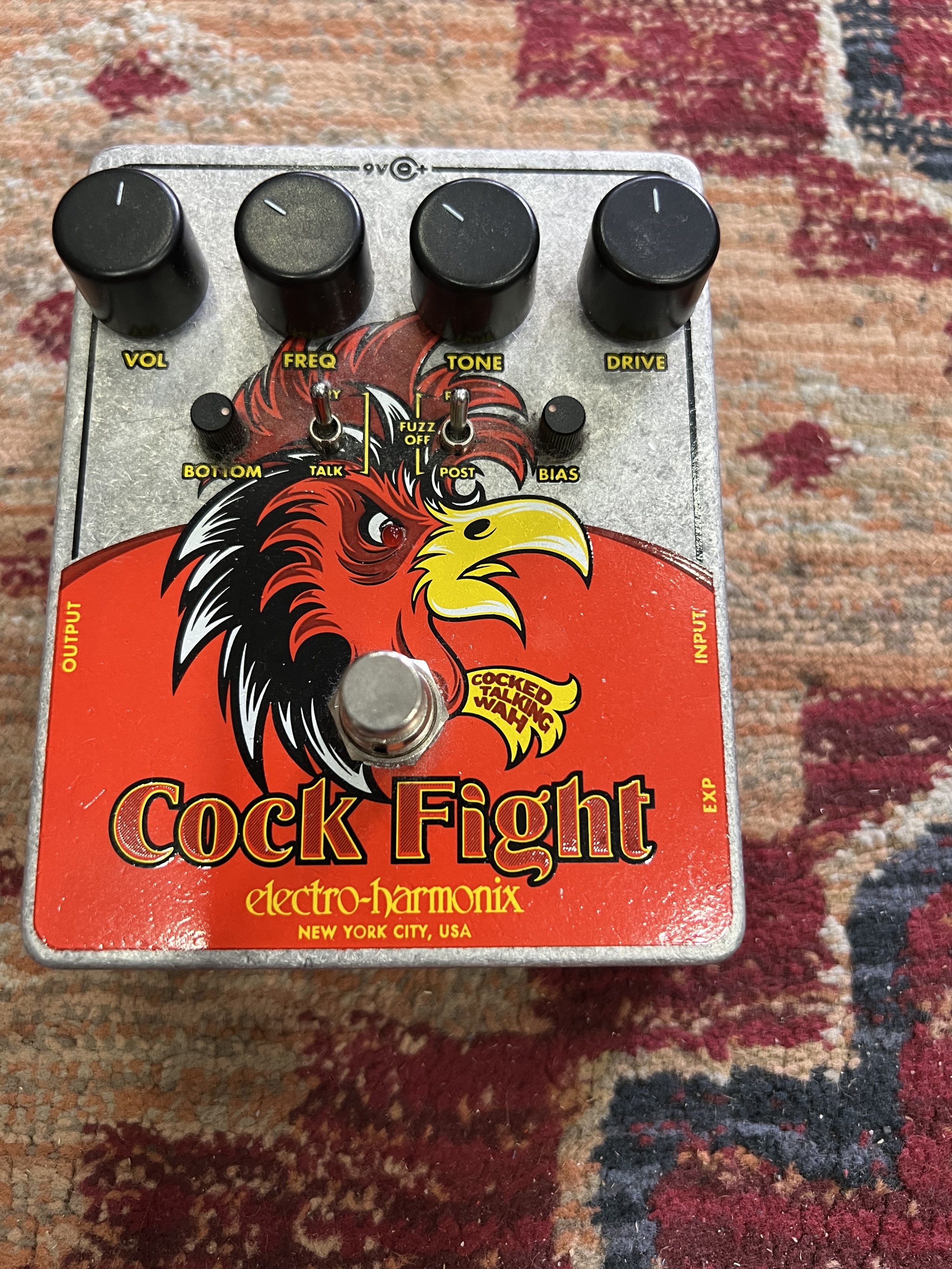 Electro-Harmonix-Cock-Fight-talking wah-and-fuzz-pedal-01.jpeg