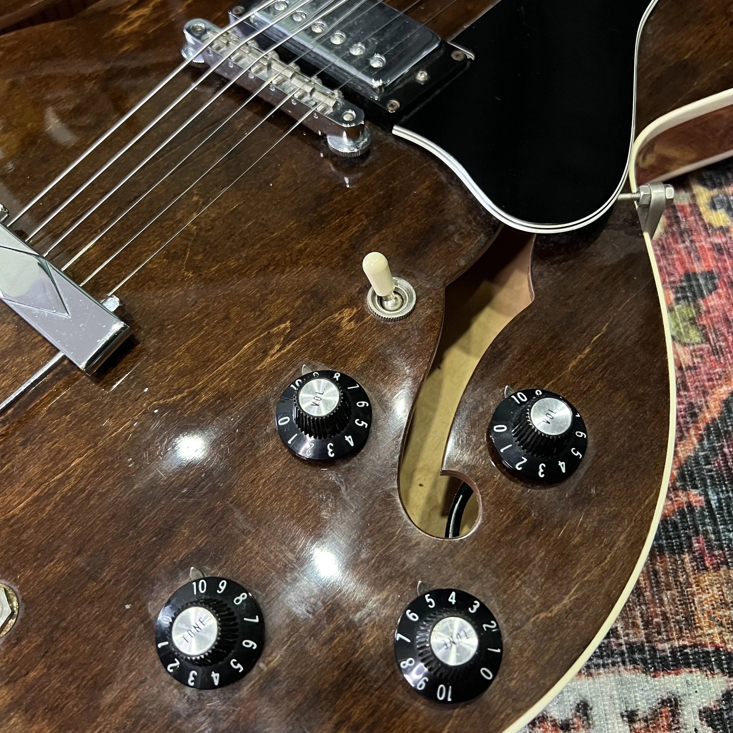 Gibson-ES335TDC-1974-walnut-guitar-05.jpeg