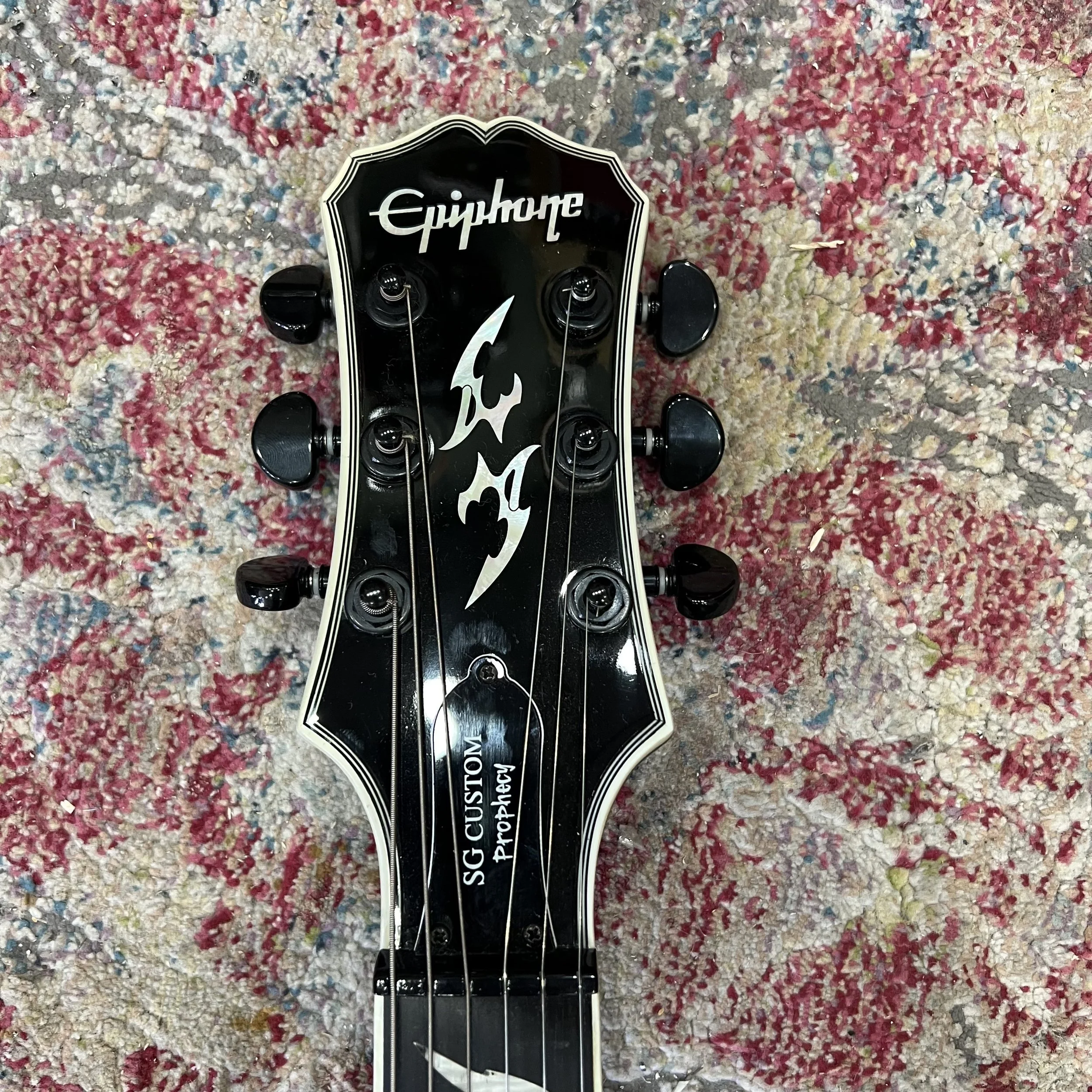 Epiphone-SG-Custom-Prophecy-Ebony-Black-Quilt-06.jpeg