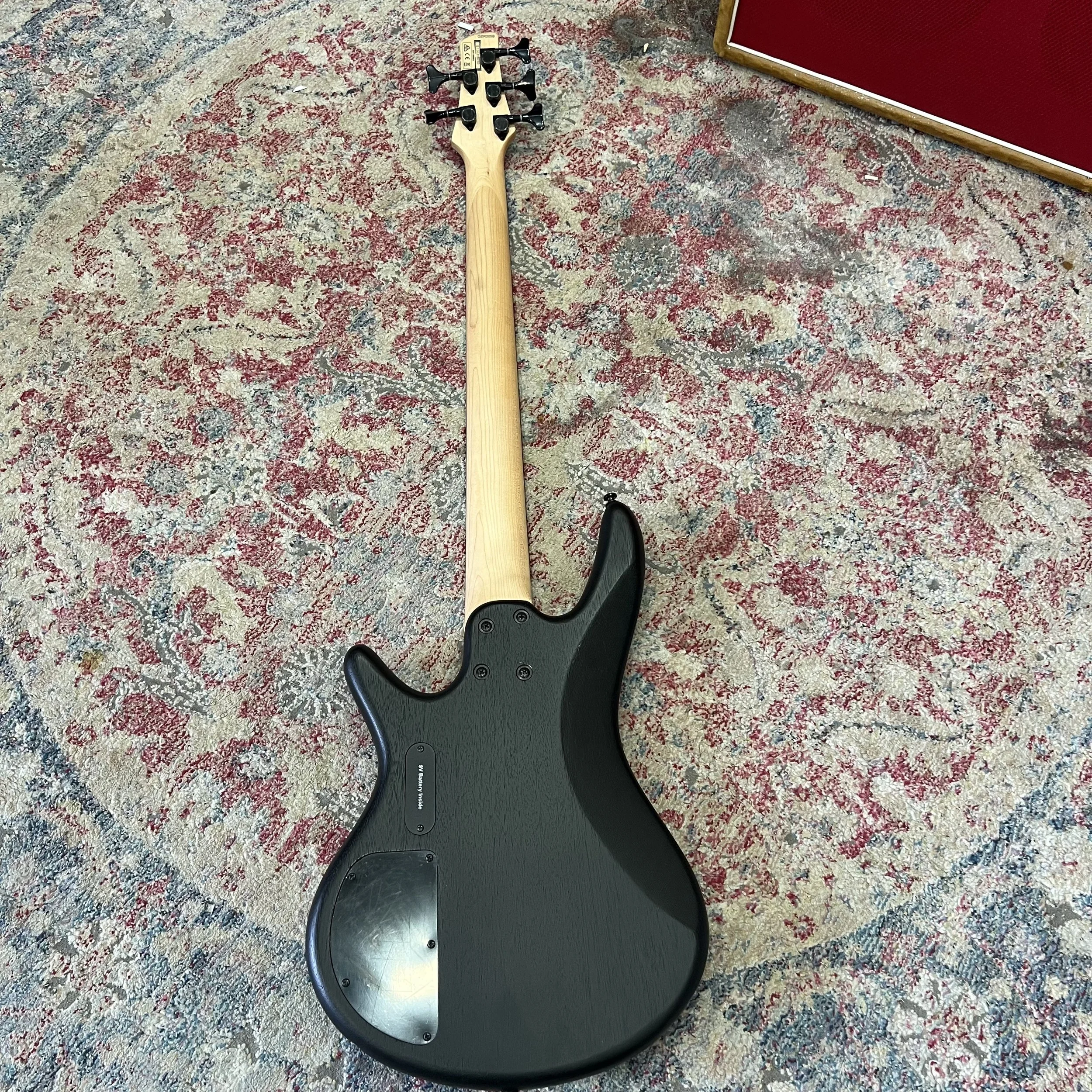 Ibanez-Gi-Soundgear- GSR205B-5-String-Bass-Guitar-Black-07.jpeg