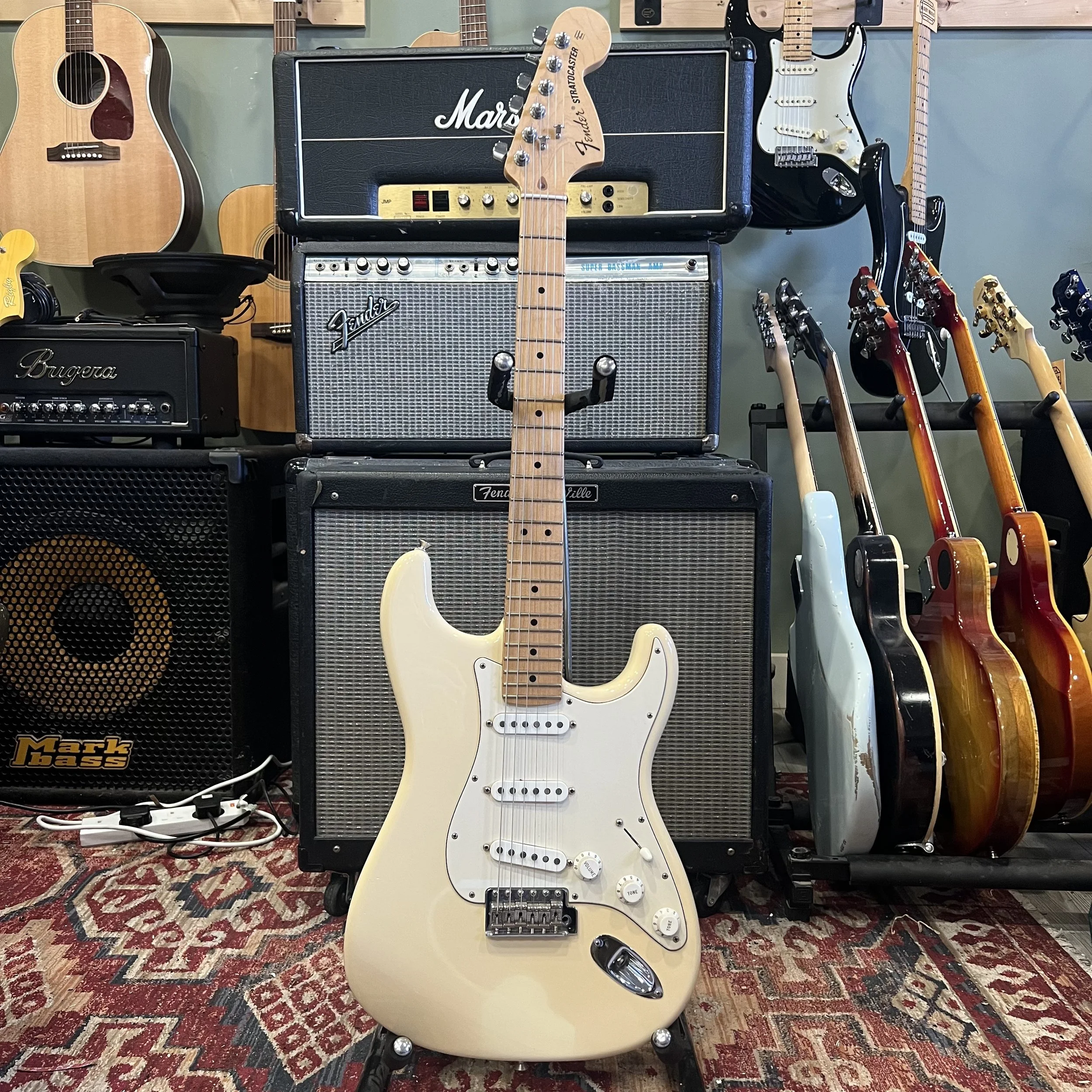 Fender-AmPro-Stratocaster-Electric-Guitar-OlympicWhite-01.jpeg