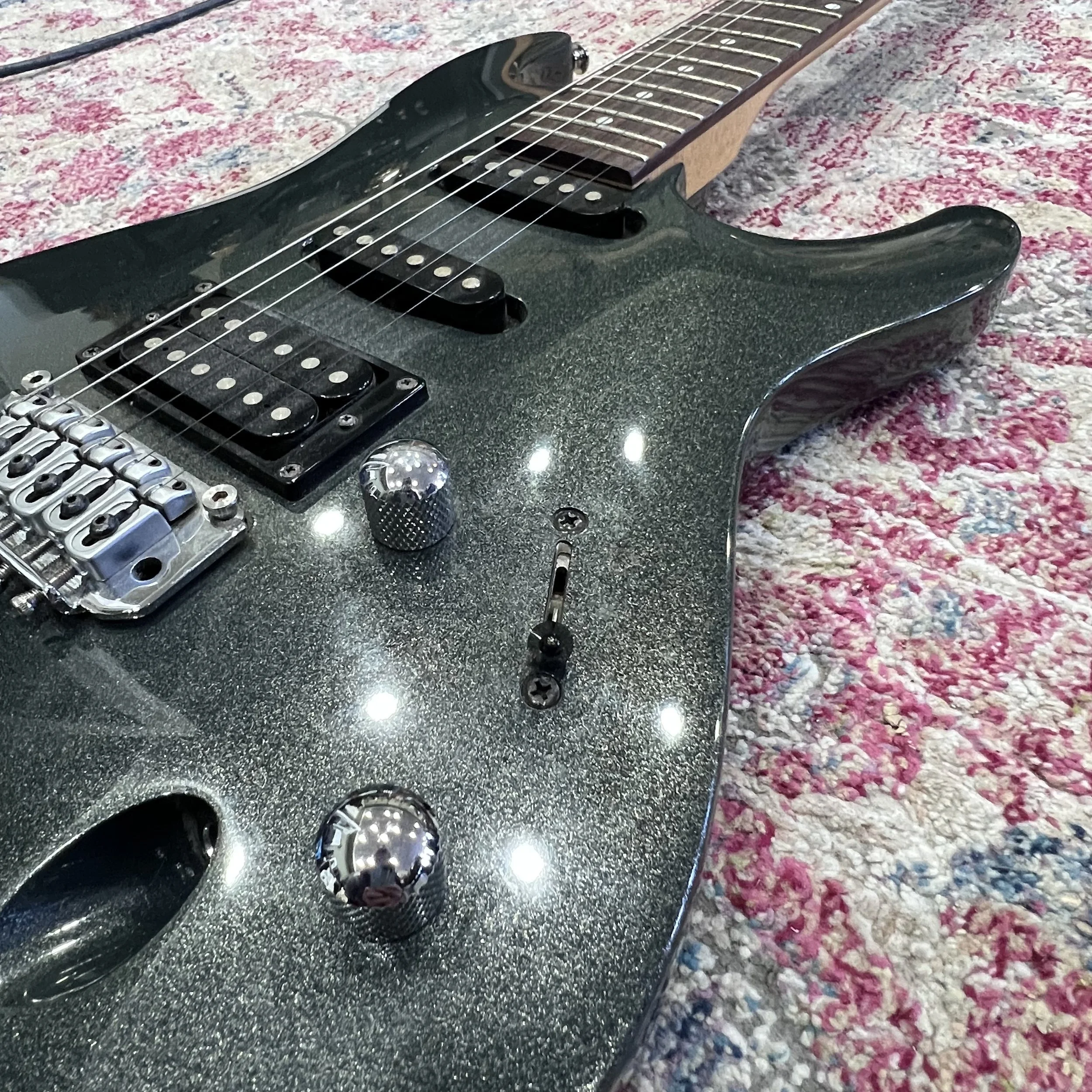 Ibanez SA Series_Cosmicgreyblack_03.jpeg