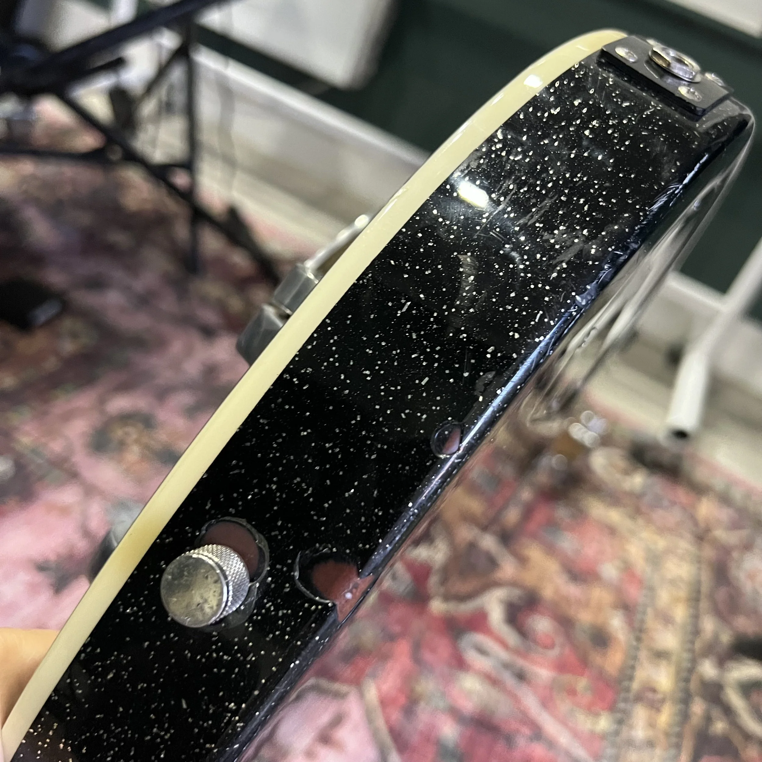 Gretsch-Electromatic-Electric-Guitar-Black-Sparkle-011.jpeg