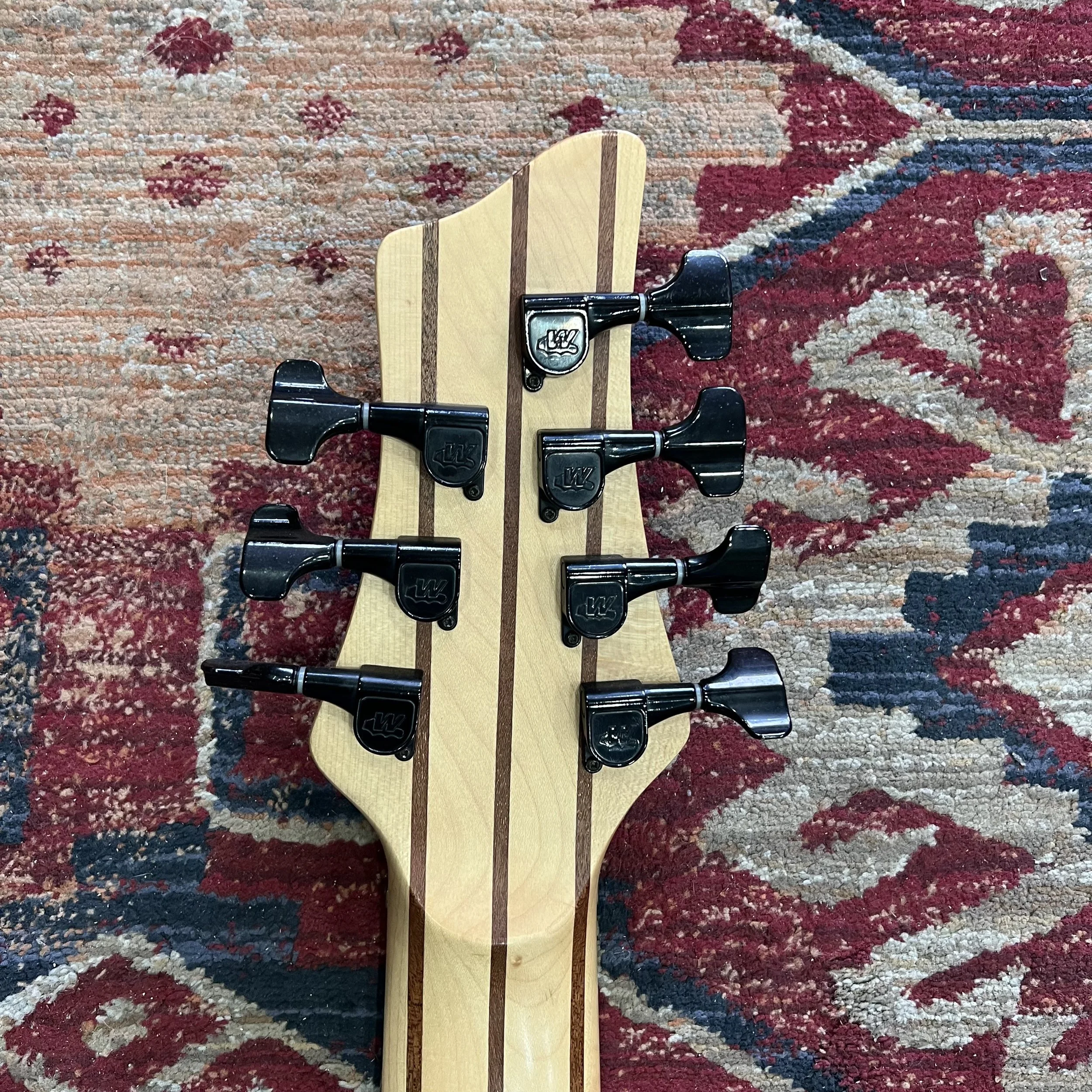 HK-Wolf-7string-bass-0-Natural-Walnut-Burr-010.jpeg