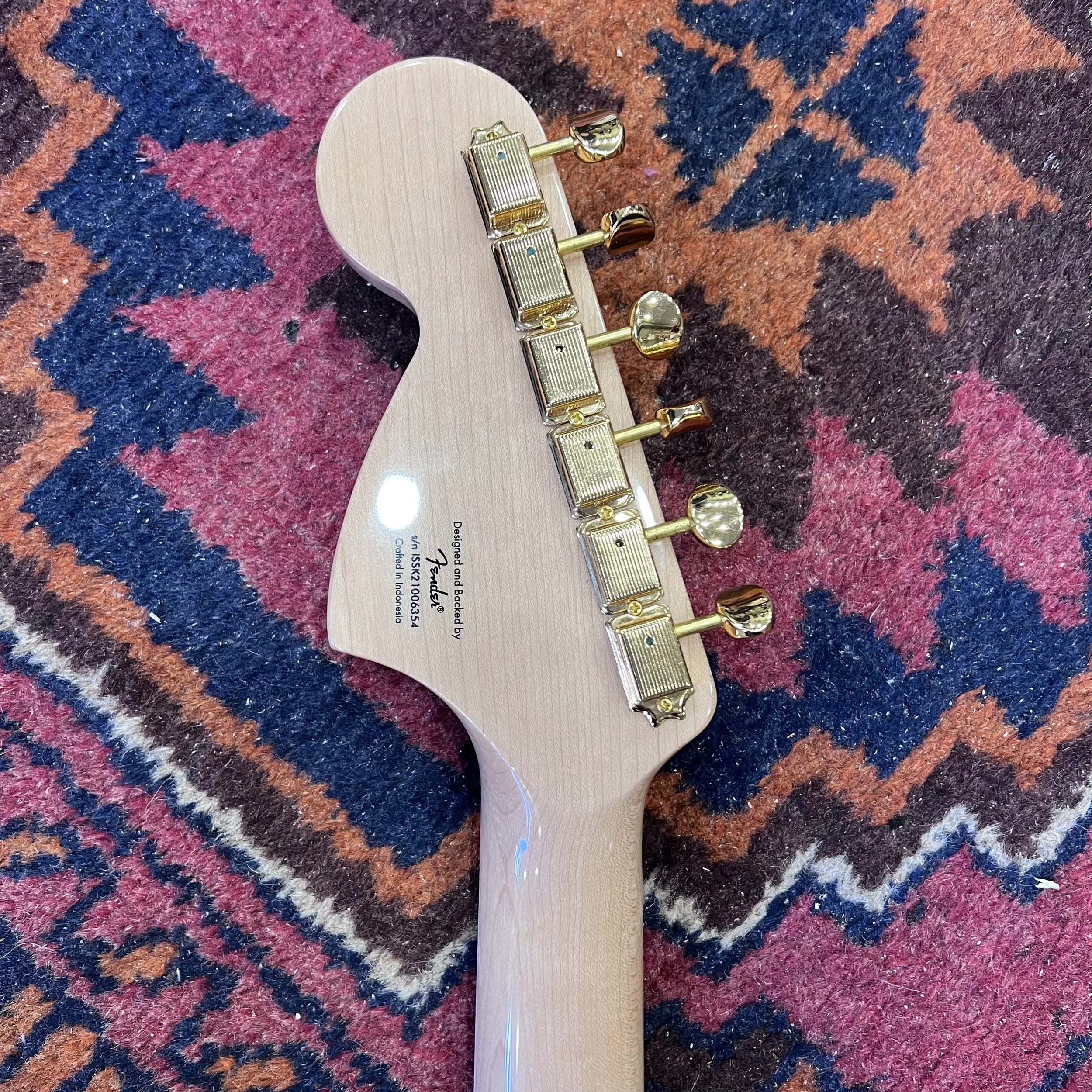 SquierStratocaster40thGold_08.jpeg