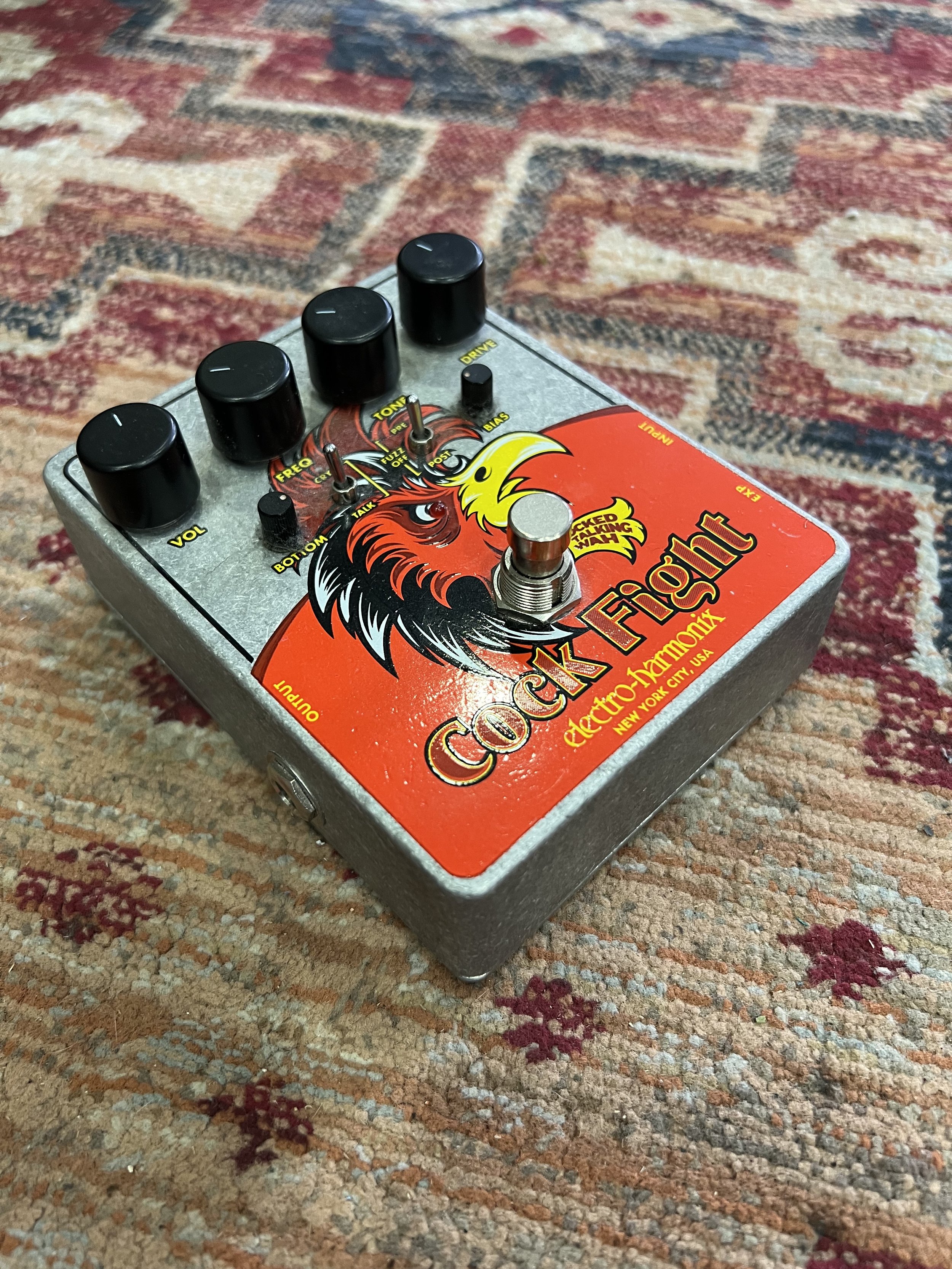 Electro-Harmonix-Cock-Fight-talking wah-and-fuzz-pedal-04.jpeg