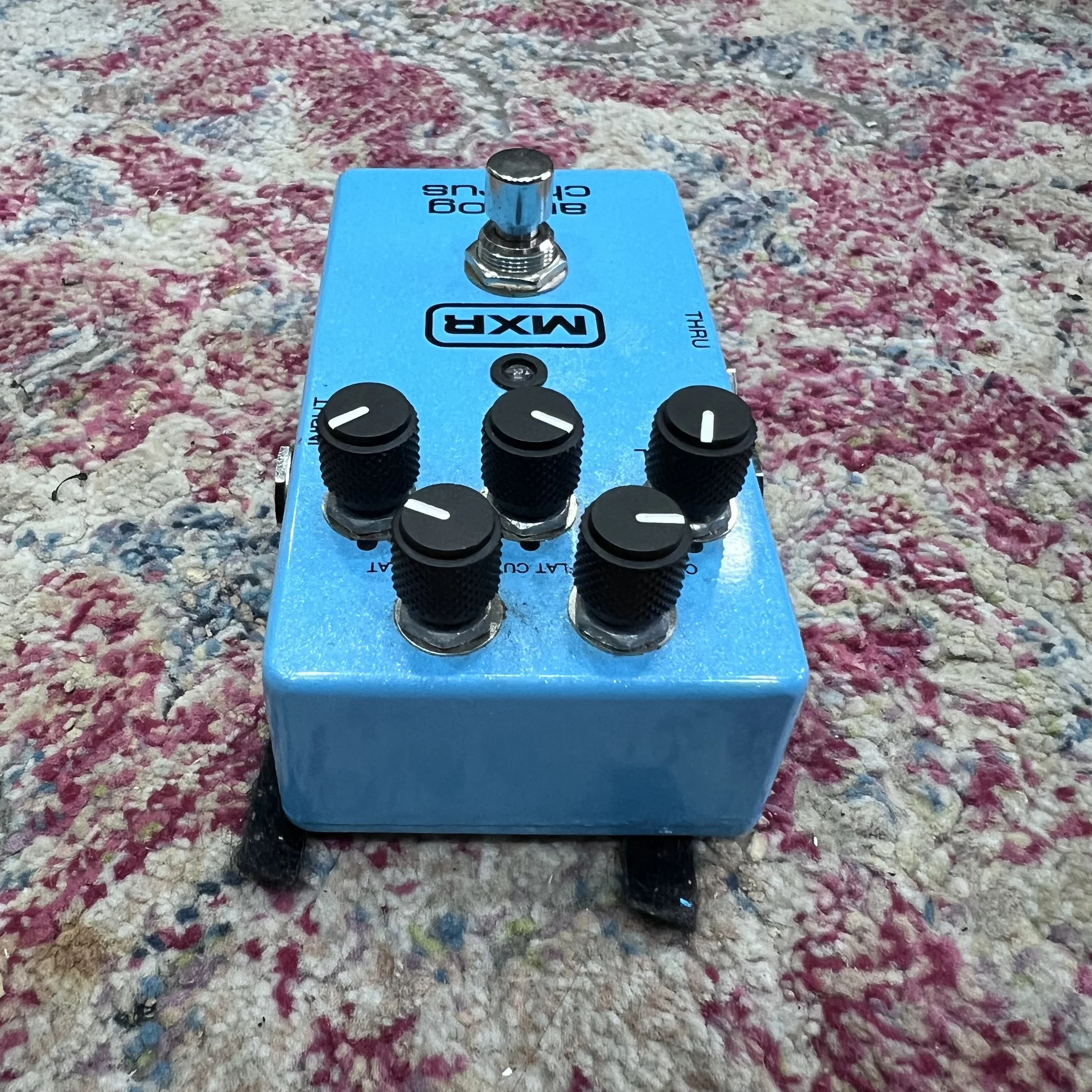 MXRM234AnalogChorusguitarpedalmetallicblue_03.jpeg