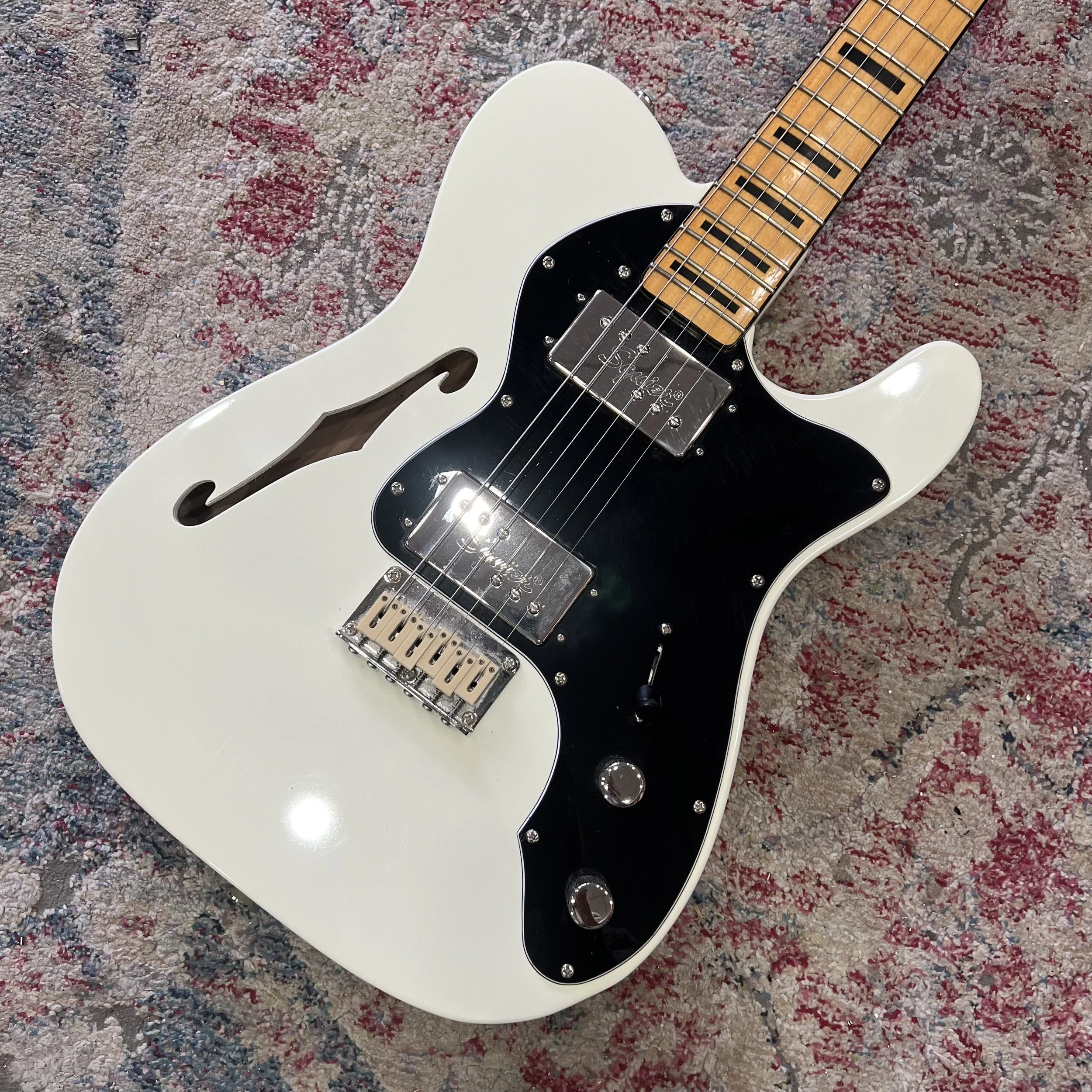 Squier-ClassicVibe-Telecaster-Thinline-Electric-Guitar-OlympicWhite-02.jpeg