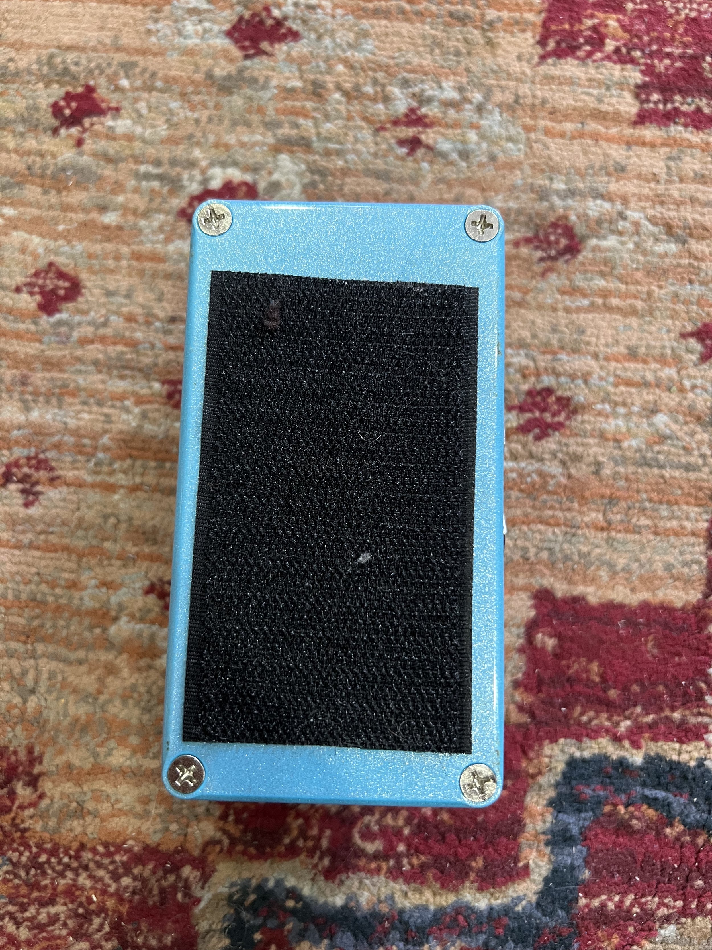 MXR-Analog-Chorus-guitar-effects pedal-blue-02.jpeg