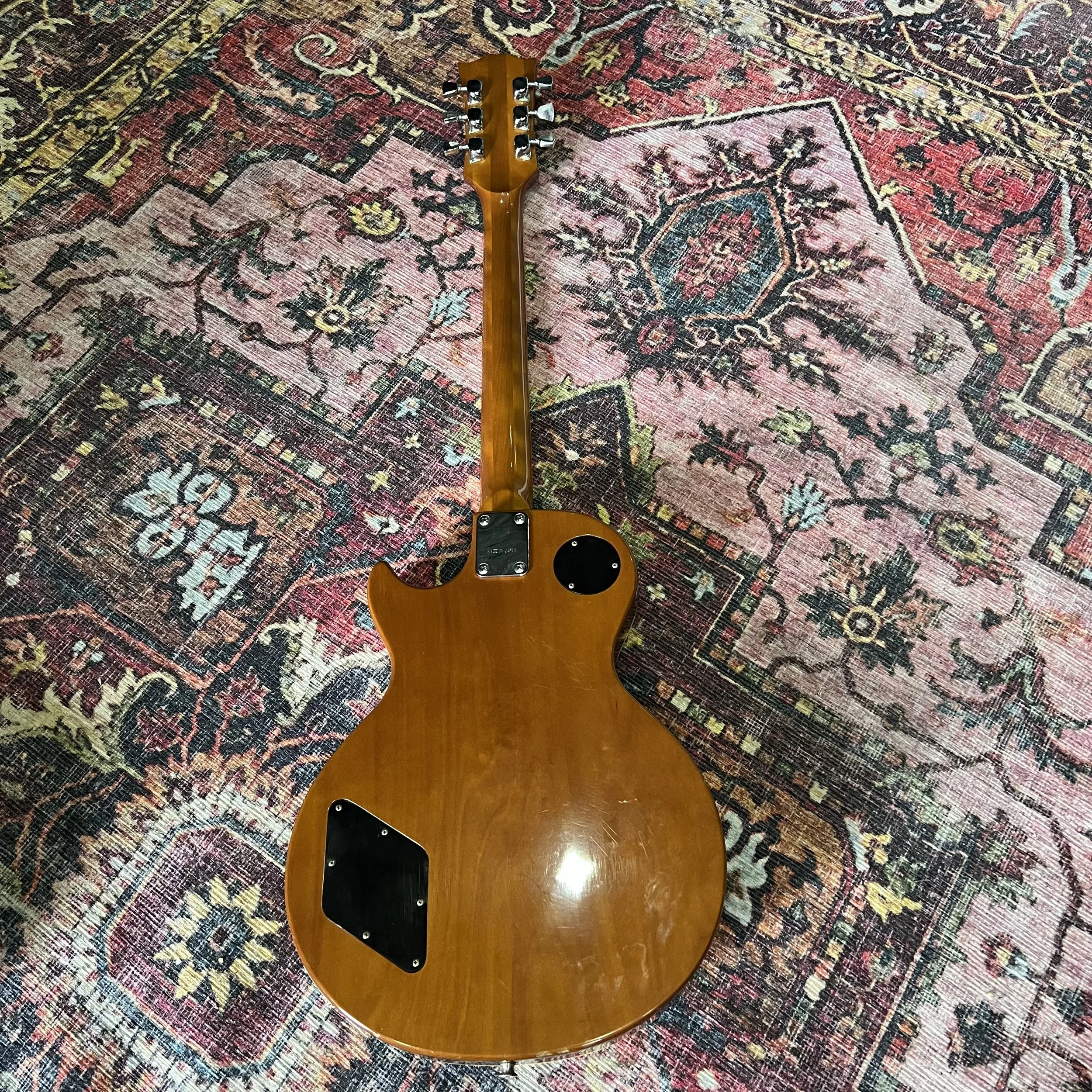 CSL-Deluxe-Goldtop-Guitar-08.jpeg