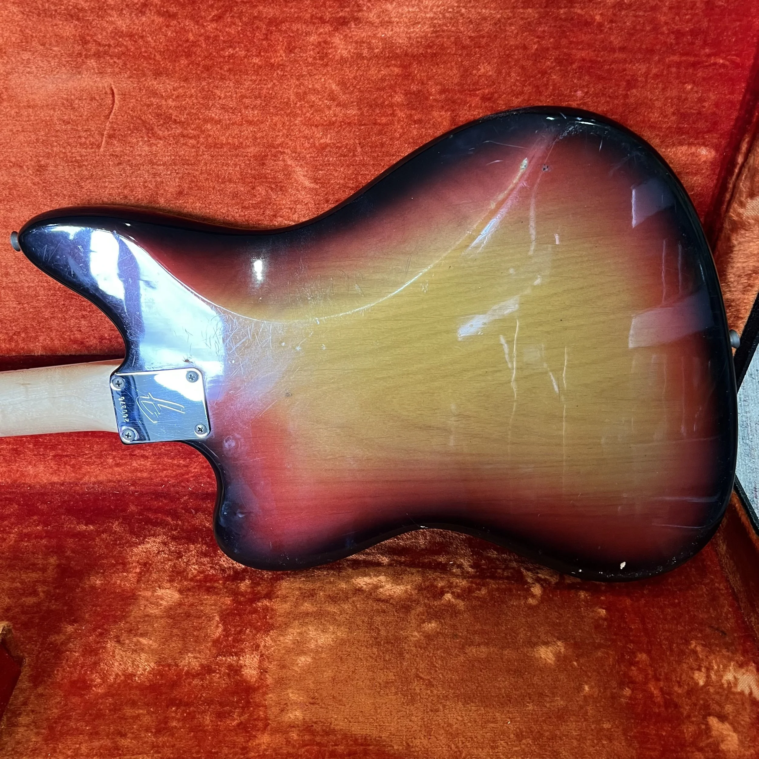 Fender-Jaguar-1969-Electric-Guitar-3Tone-Sunburst-013.jpeg