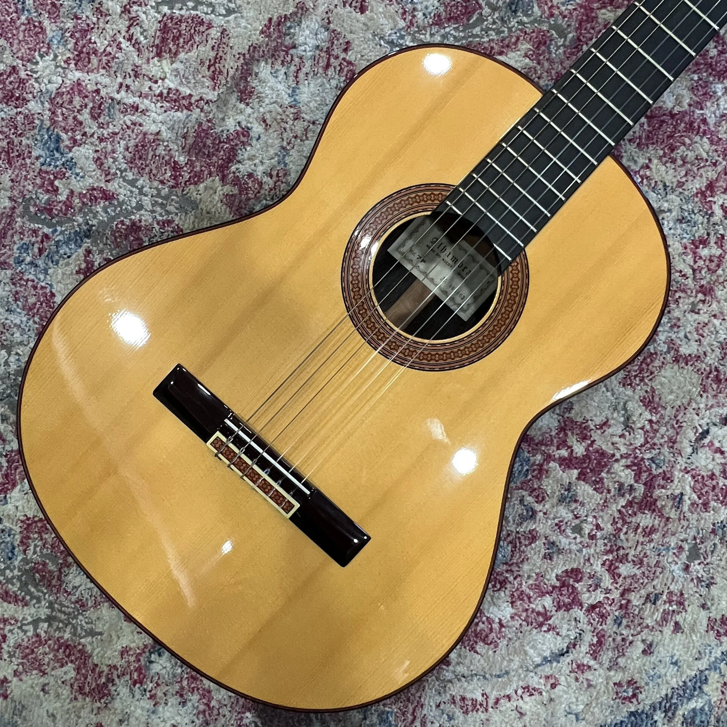AlhambraSpanishClassicalGuitarNatural_05.jpeg