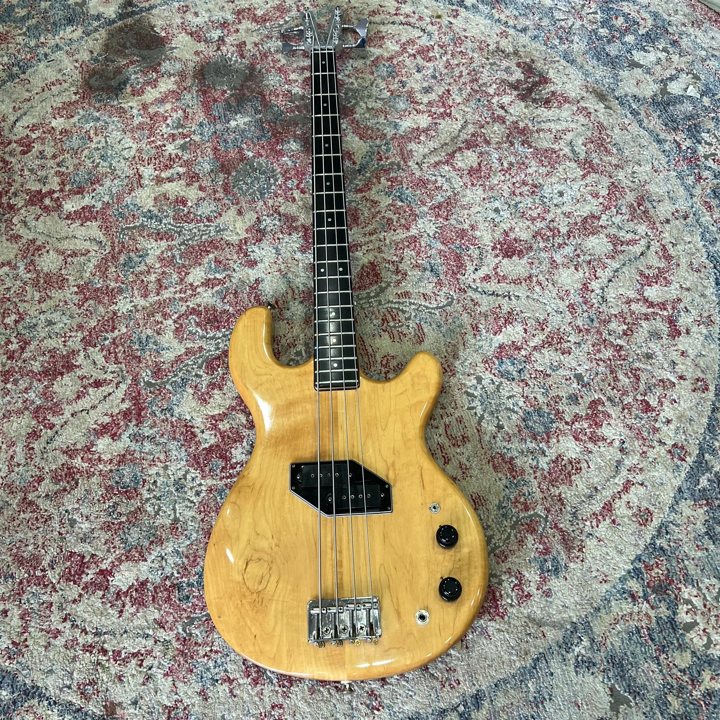 Kramer-Bass-Natural-Wood-Bass-Guitar-01.jpeg
