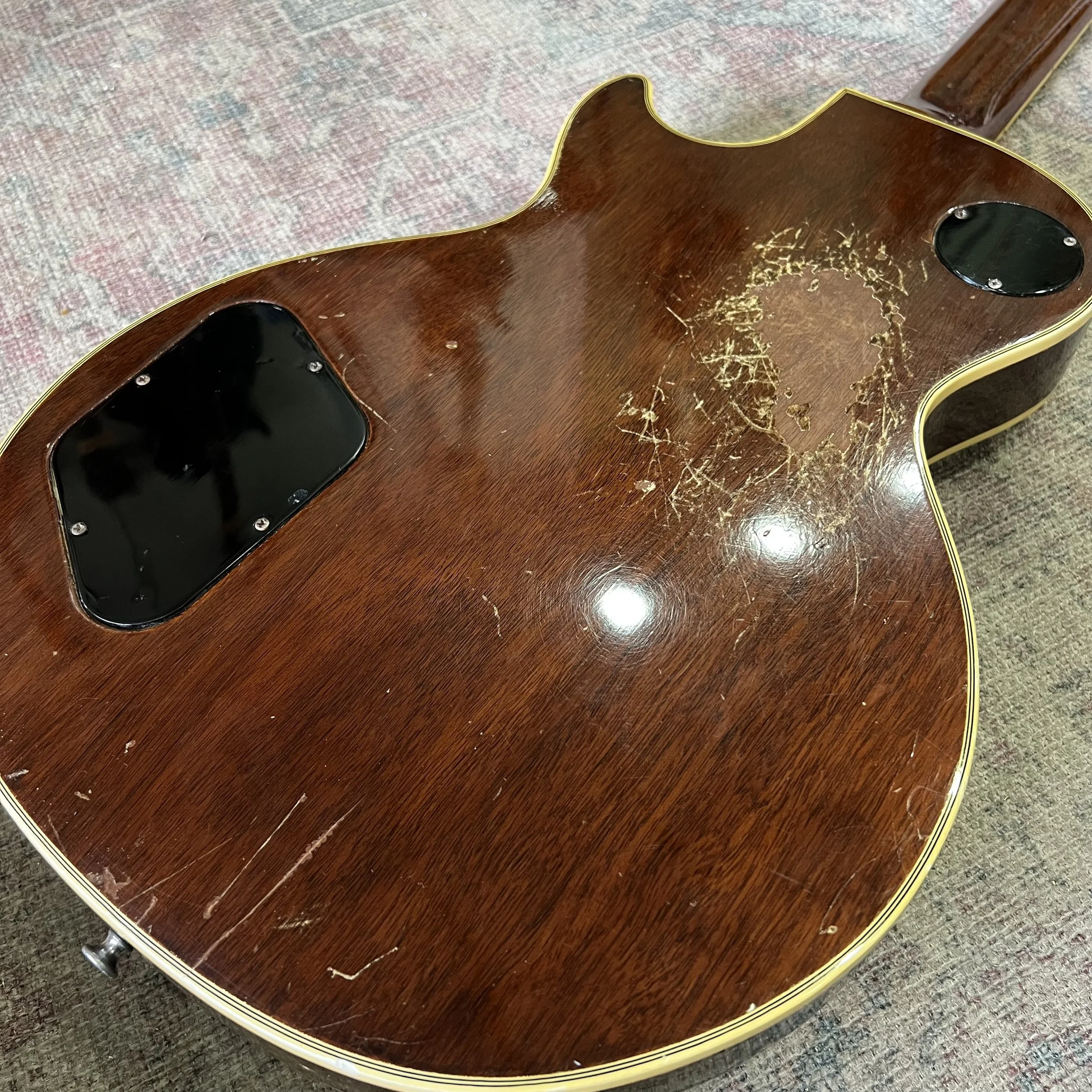 Gibson-Les-Paul-Custom-Vintage-Electric-Guitar-Walnut-030.jpeg