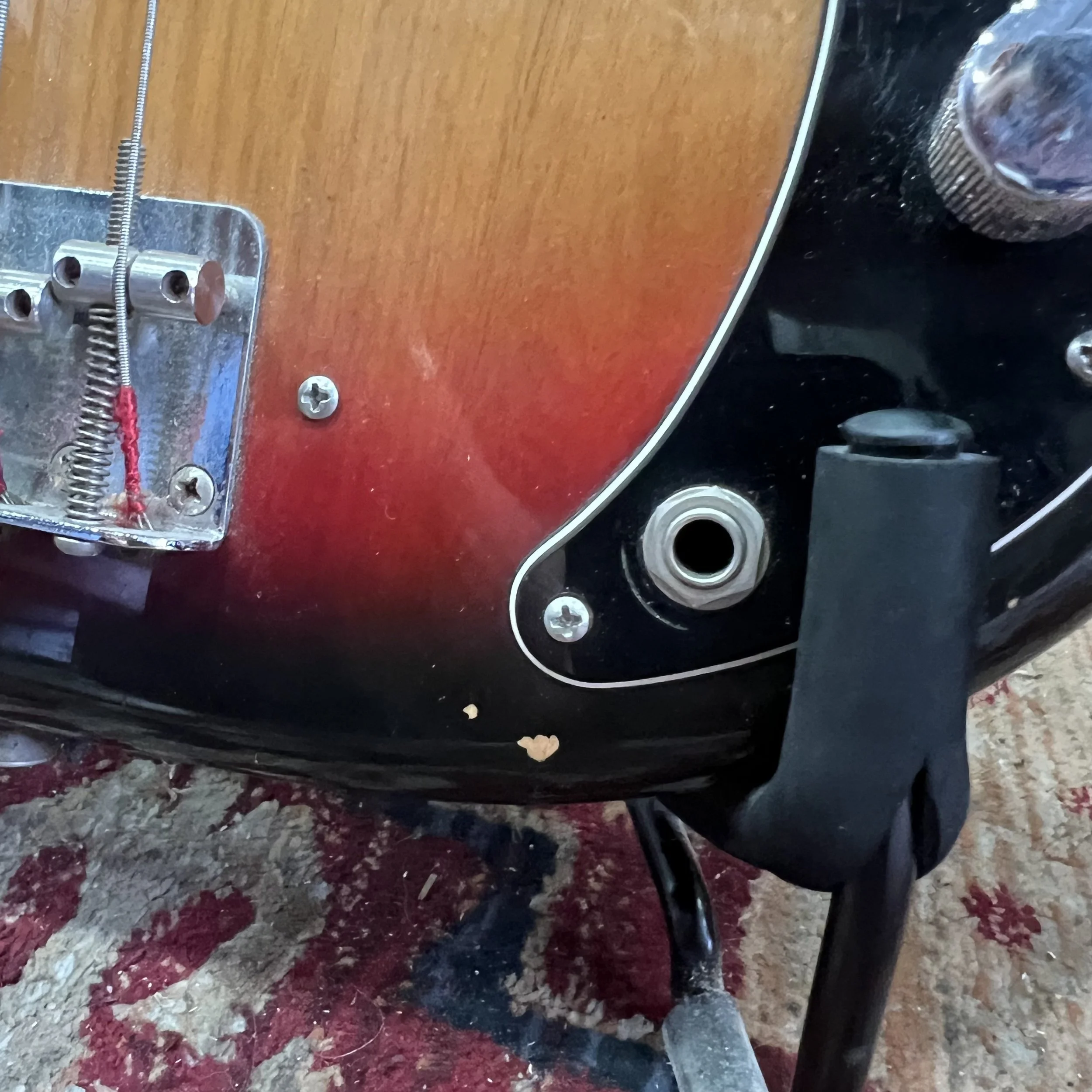 Fender-Precision-Bass-3tonesunburst-015.jpeg