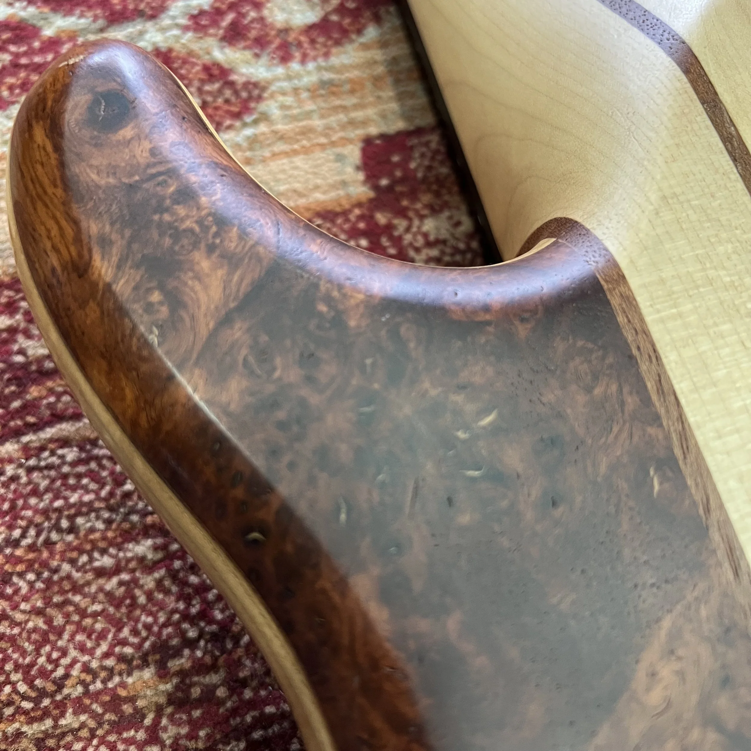 HK-Wolf-7string-bass-0-Natural-Walnut-Burr-013.jpeg