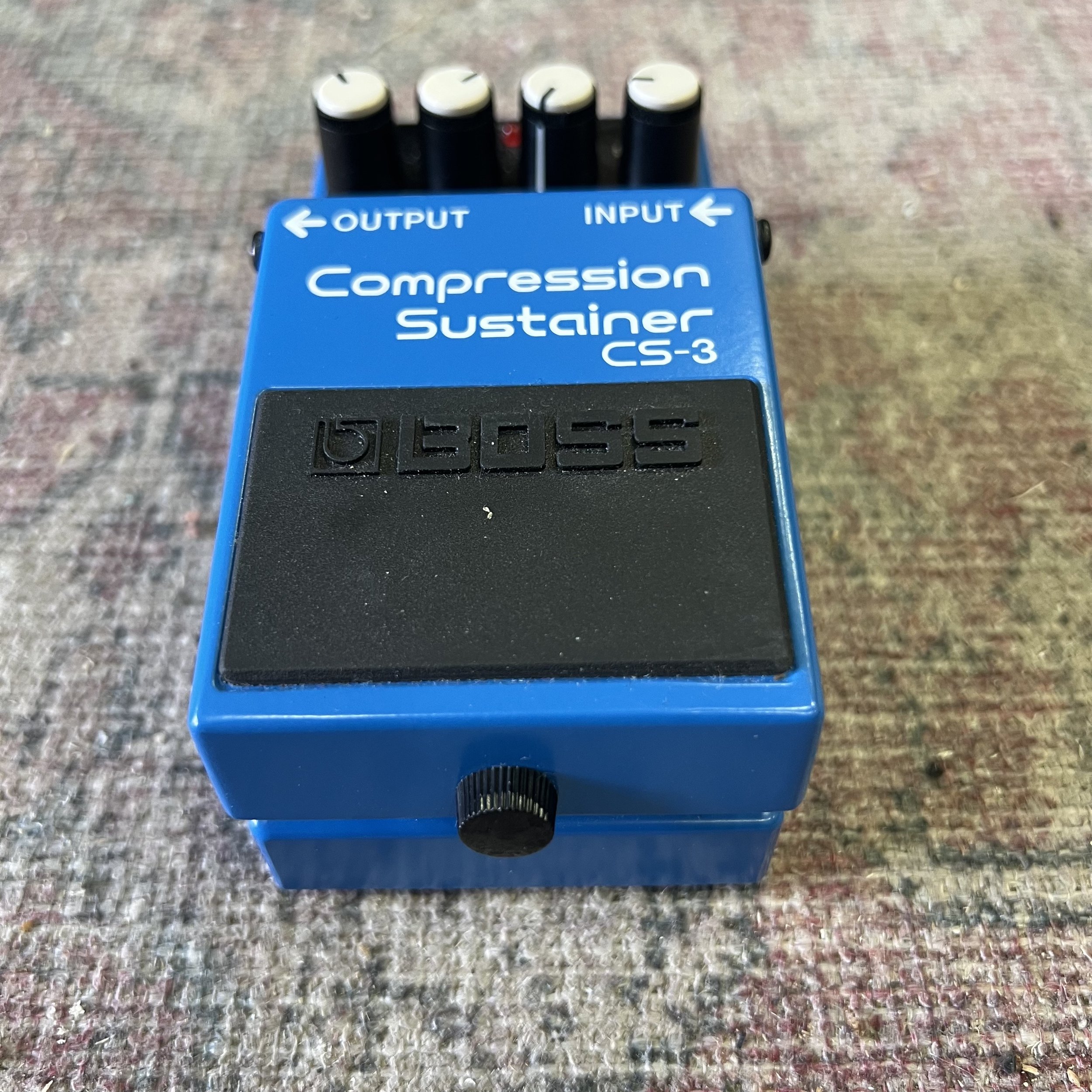 BOSS-compression-sustainer-CS3-guitar-effects-pedal-blue-02.jpeg