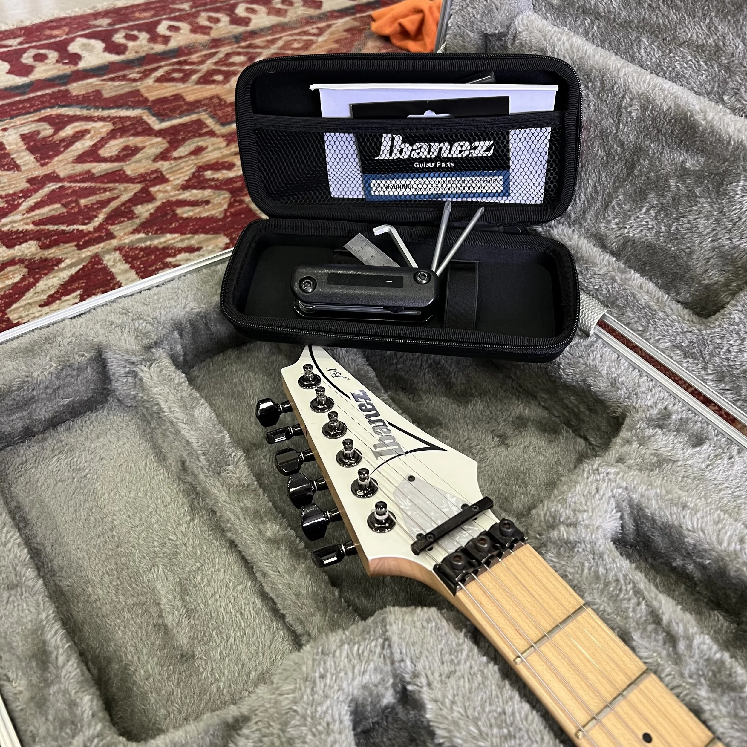 Ibanez-JEM-MIJ-White-04.jpeg