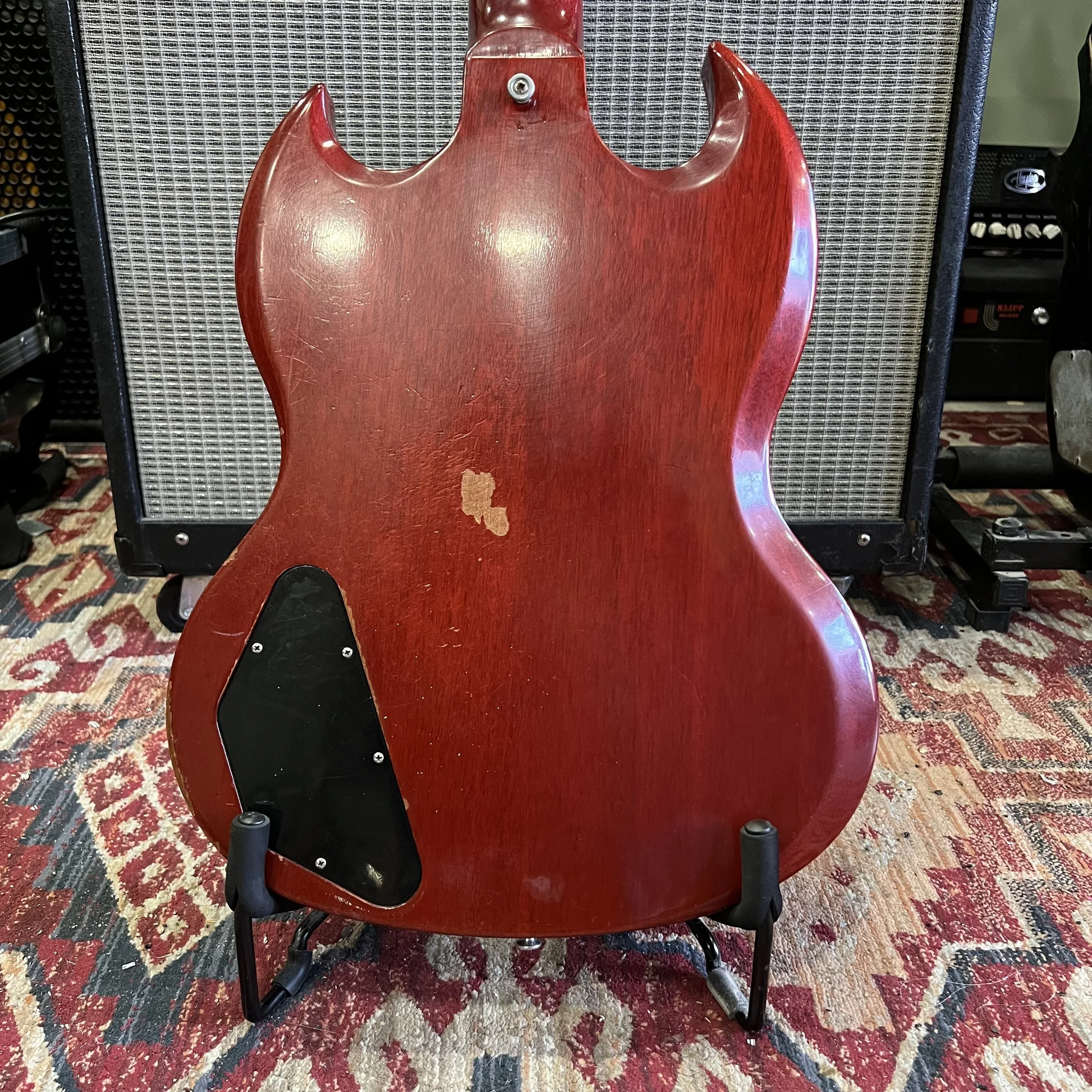Gibson-SG-Standard-electric-Guitar-HeritageCherry-08.jpeg