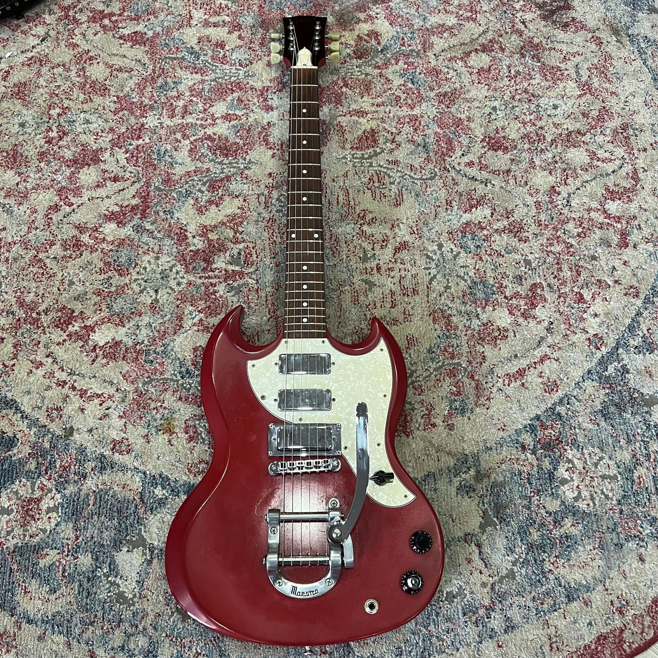 Gibson-SG-Deluxe-Hellfire-Red-Guitar-01.jpeg