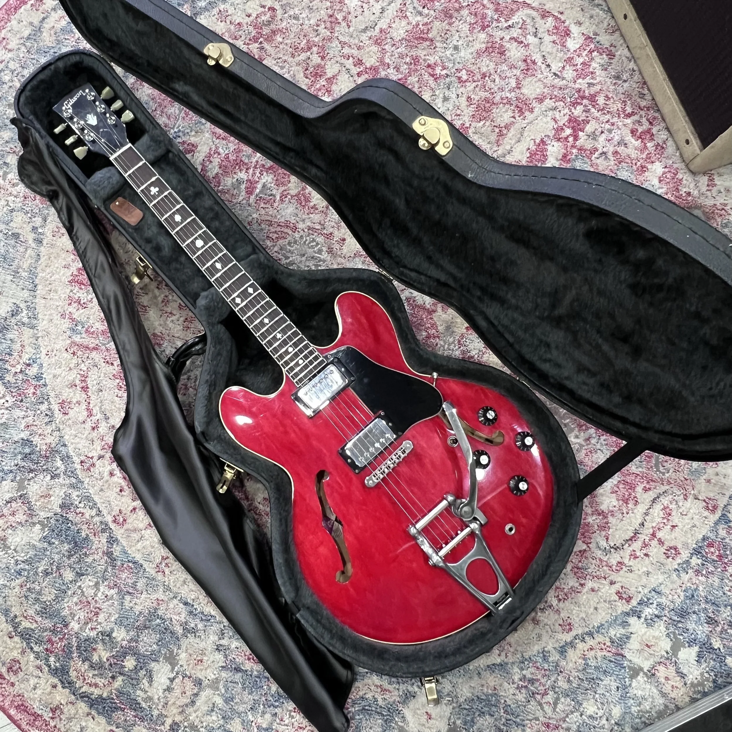 Gibson335TD_Cherry_03.jpeg