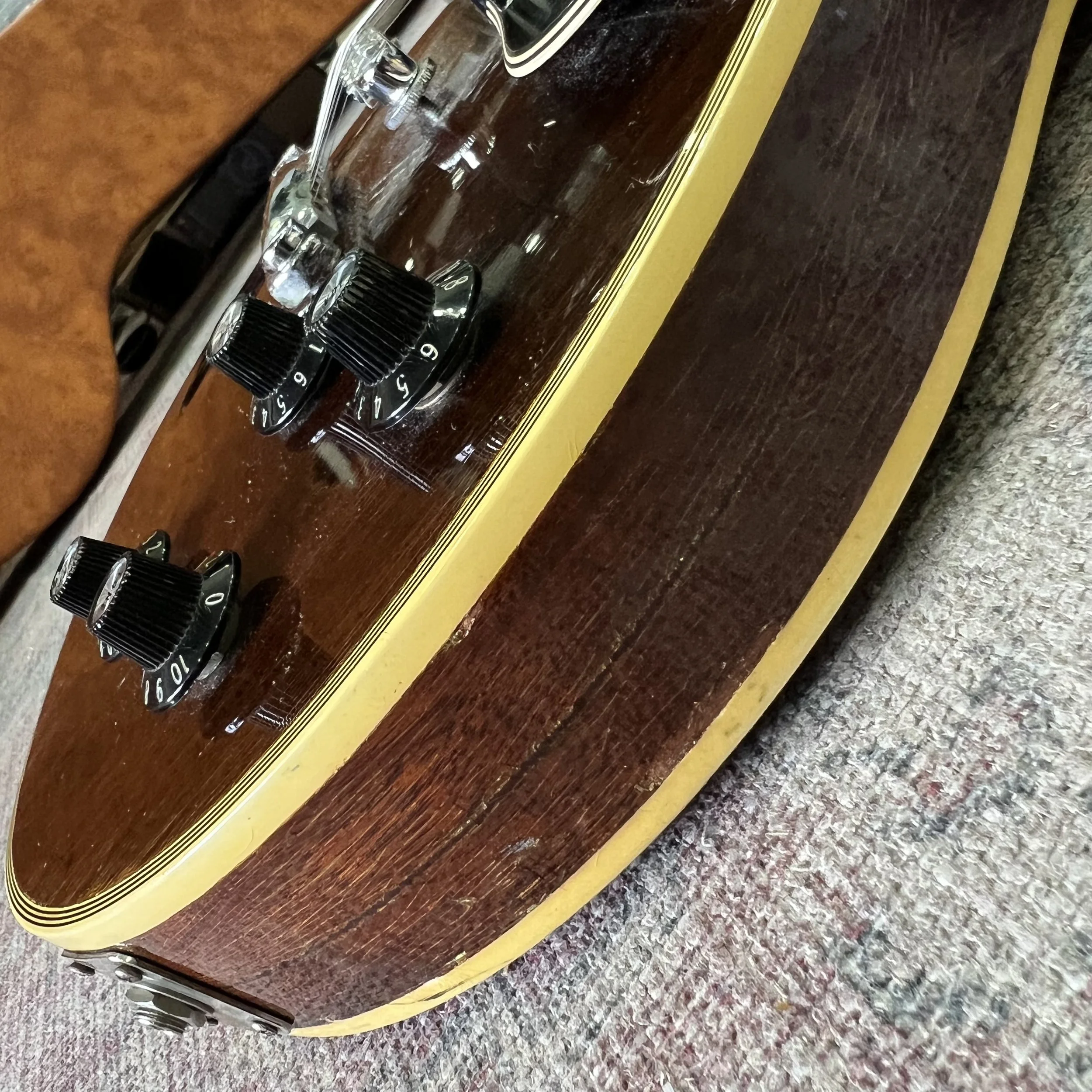 Gibson-Les-Paul-Custom-Vintage-Electric-Guitar-Walnut-028.jpeg