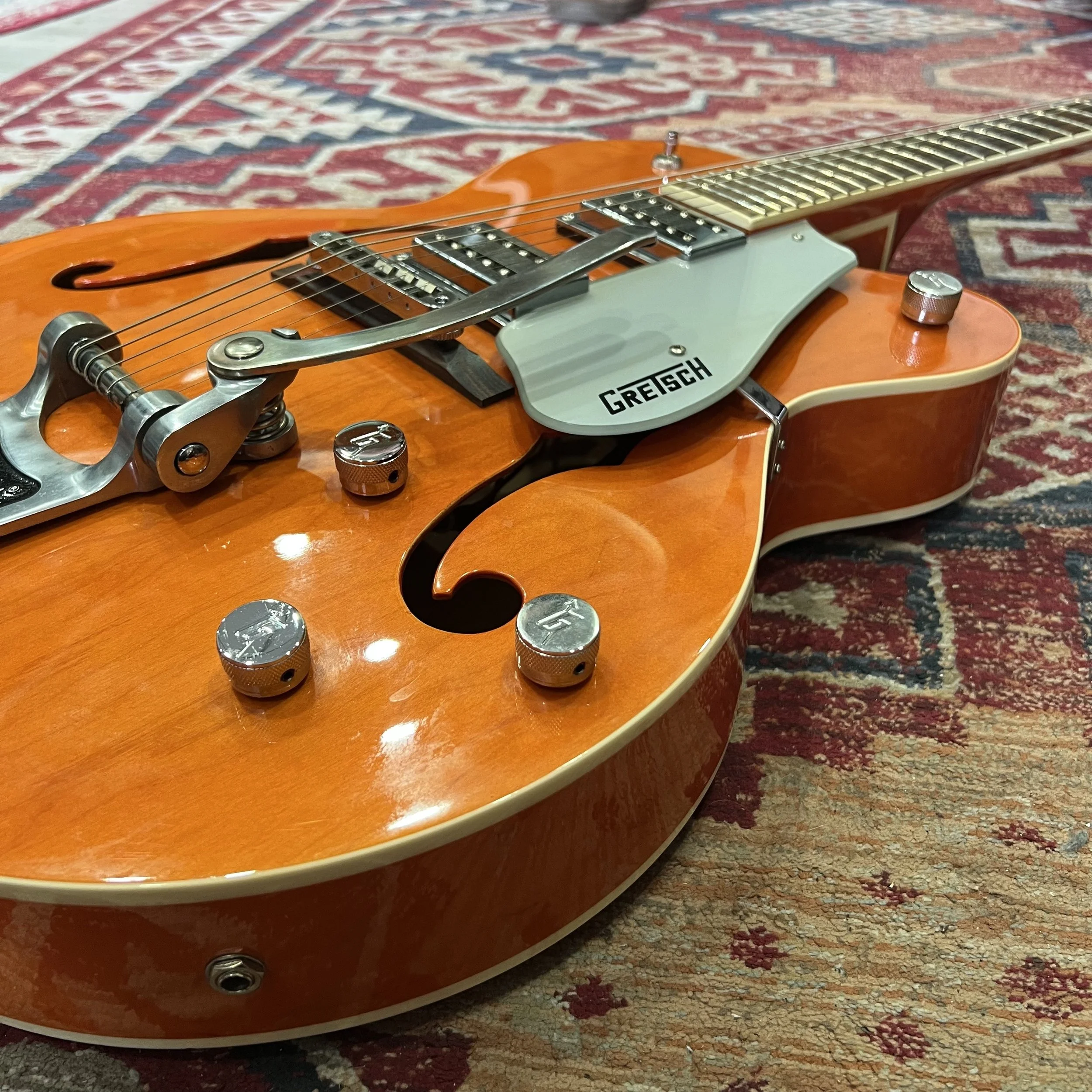 Gretsch-Electromatic-G5120-Guitar-Orange-Stain-03.jpeg