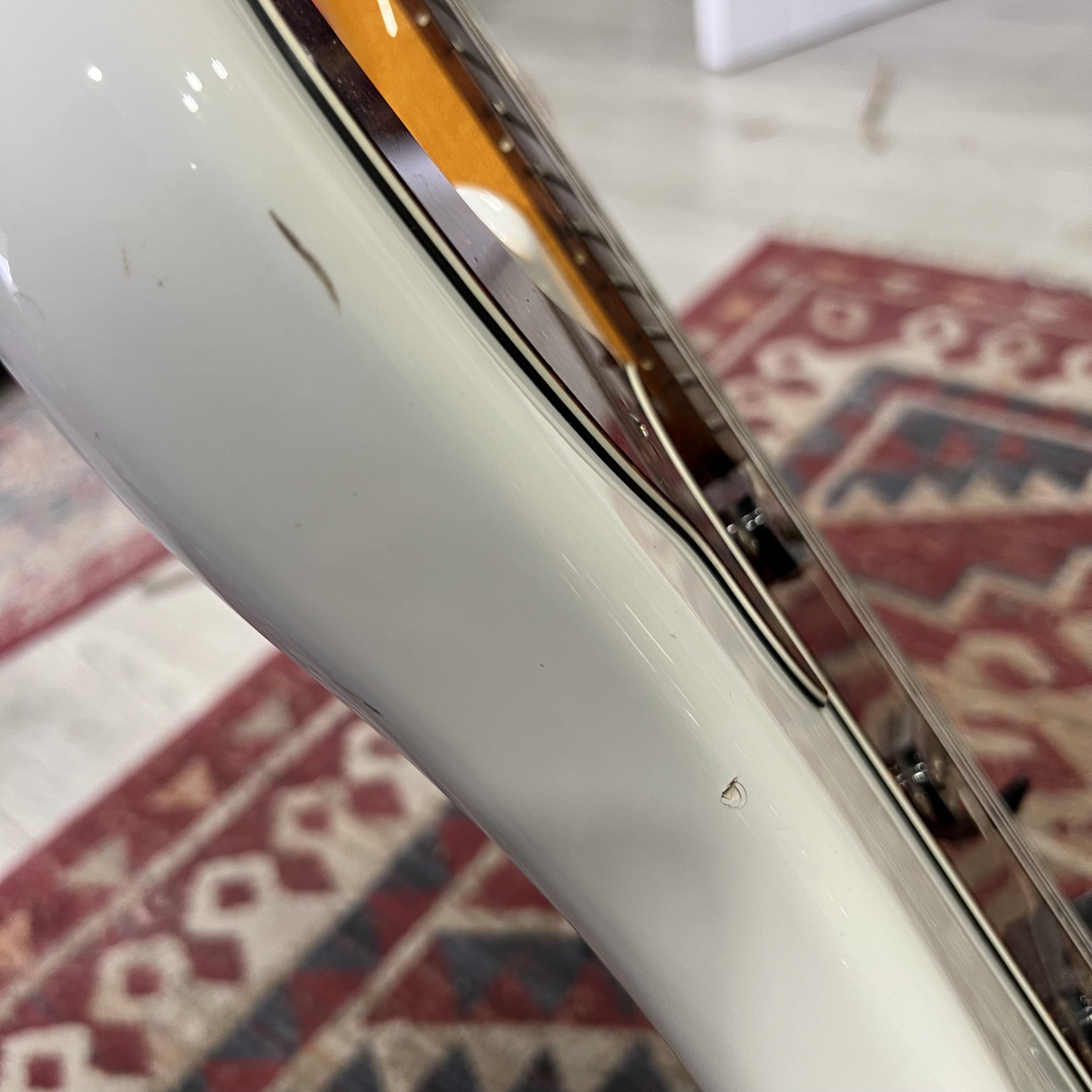 BurnsMarquee-Electric-Guitar-VintageWhite-012.jpeg