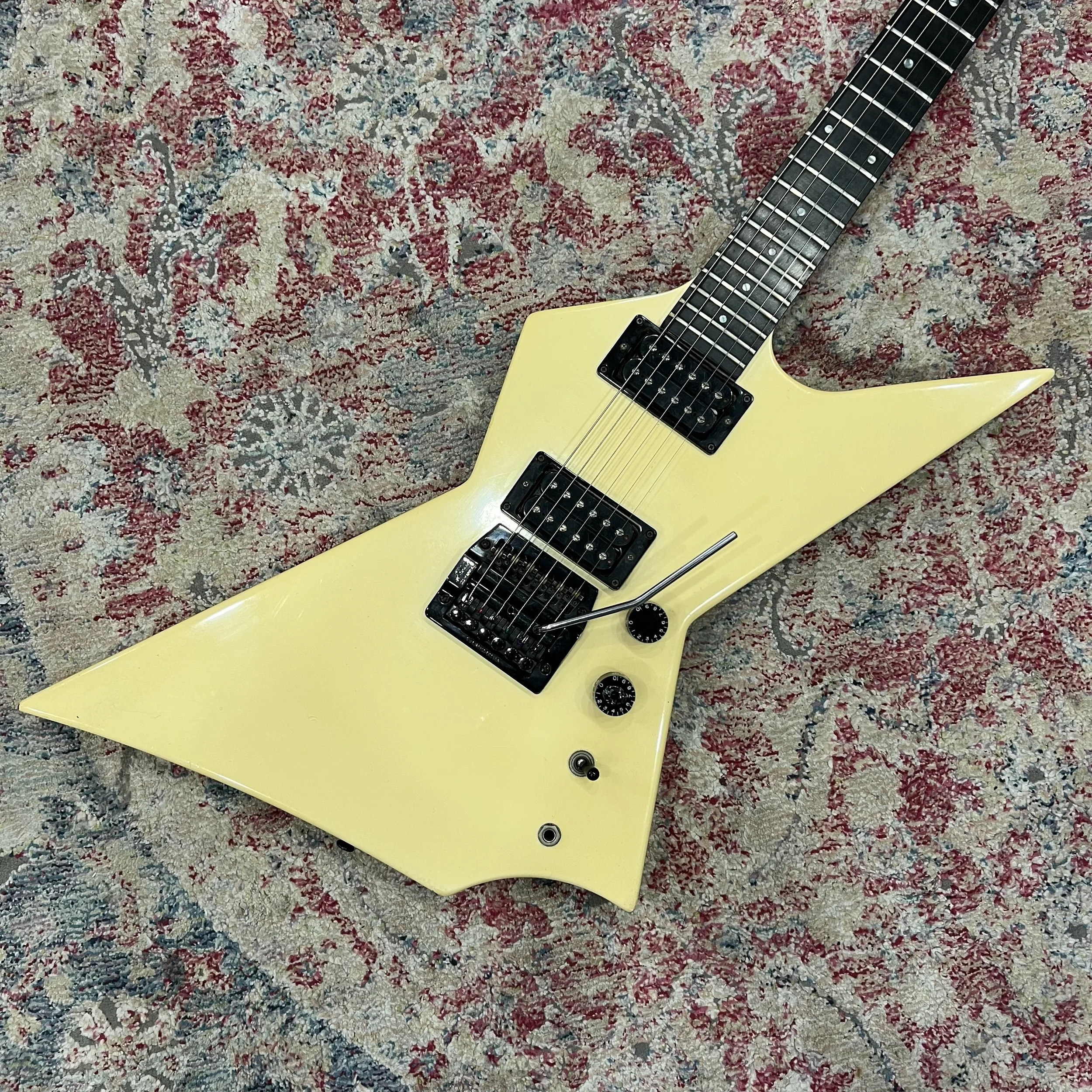 GibsonExplorerXPL1985_OlympicWhite_04.jpeg