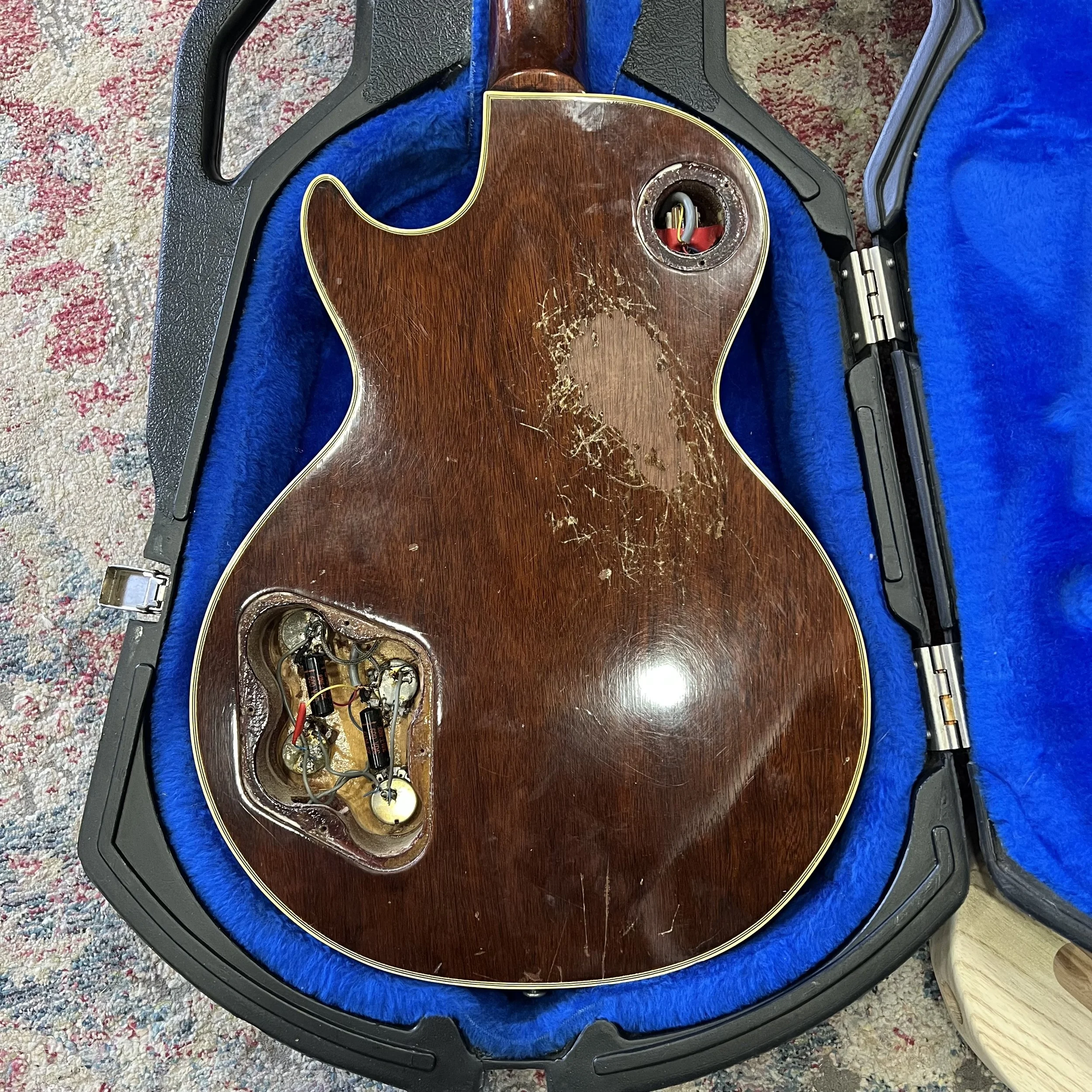 Gibson-Les-Paul-Custom-Vintage-Electric-Guitar-Walnut-07.jpeg
