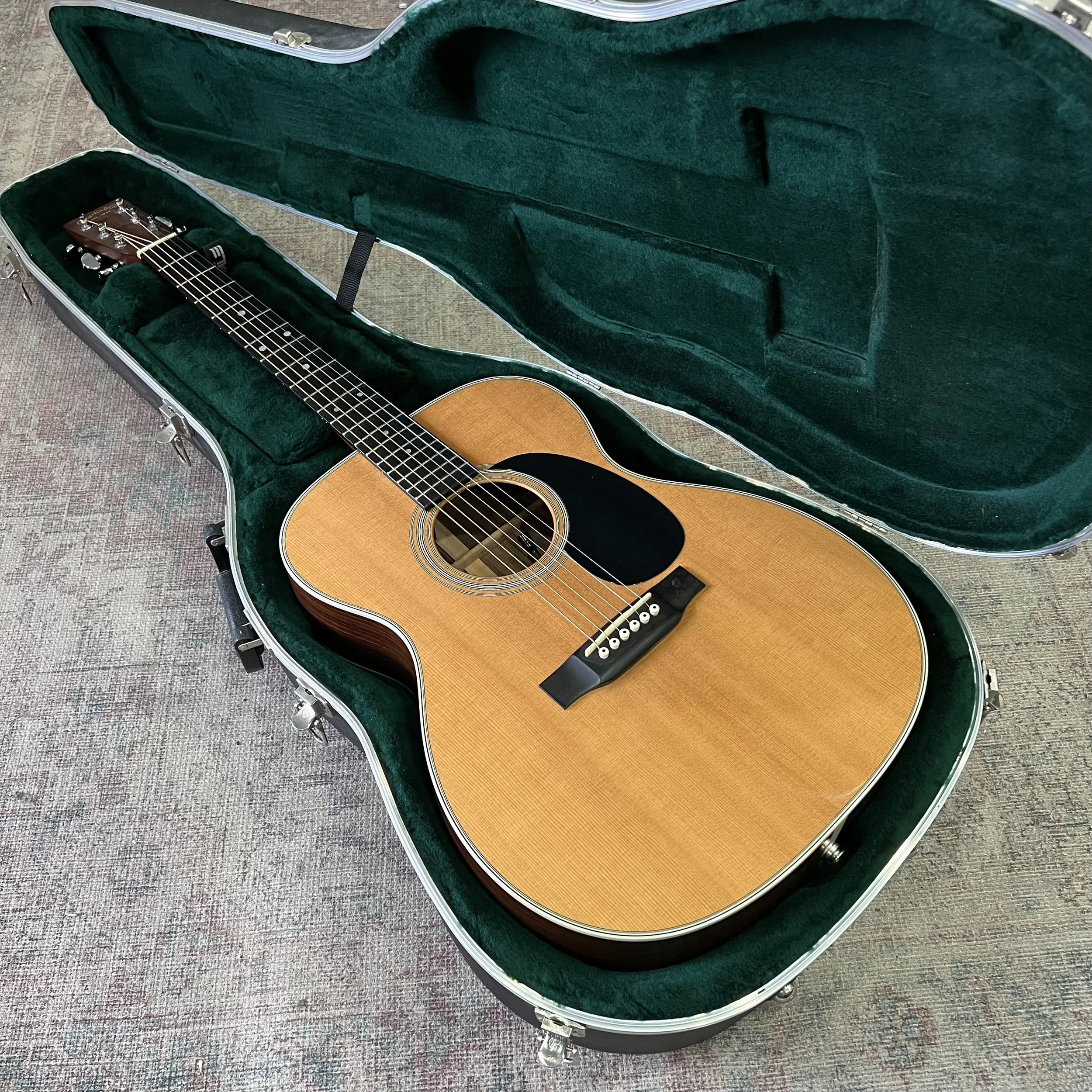 Martin&Co-00028-acoustic-natural-014.jpeg