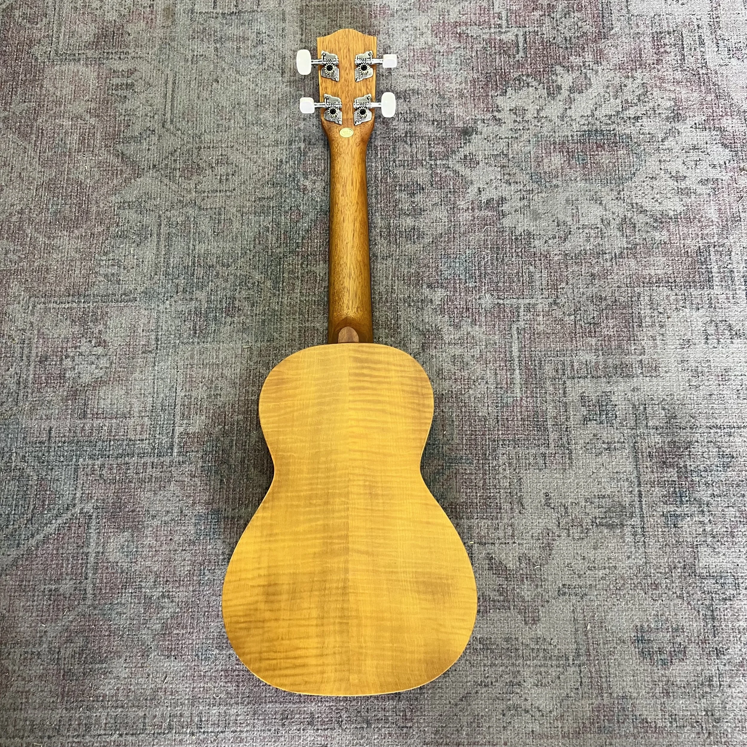 Lani-ukulele-concert-LC55MO-tweed-case-9.jpeg