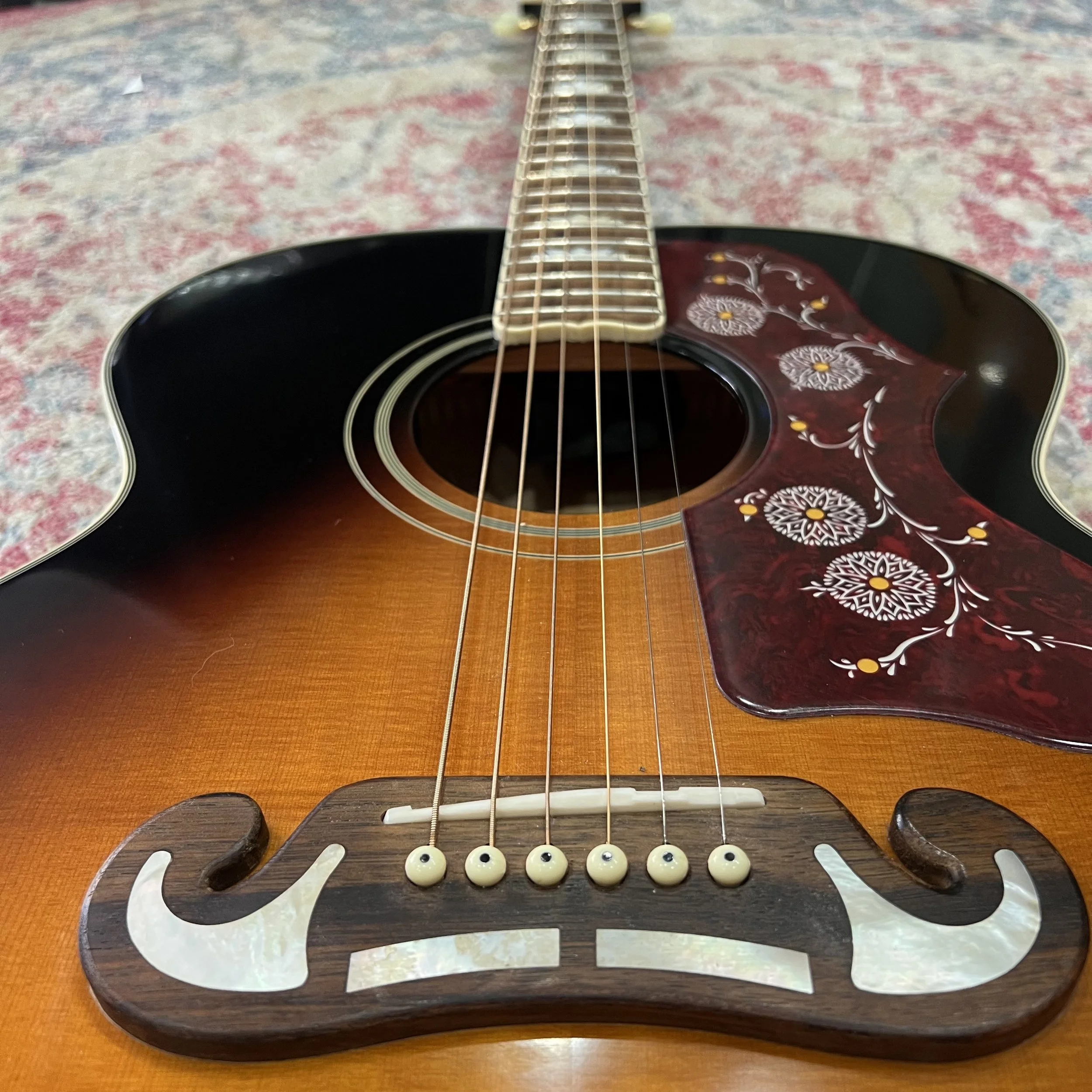 Epiphone-J200-Acoustic-VintageSunburst-04.jpeg