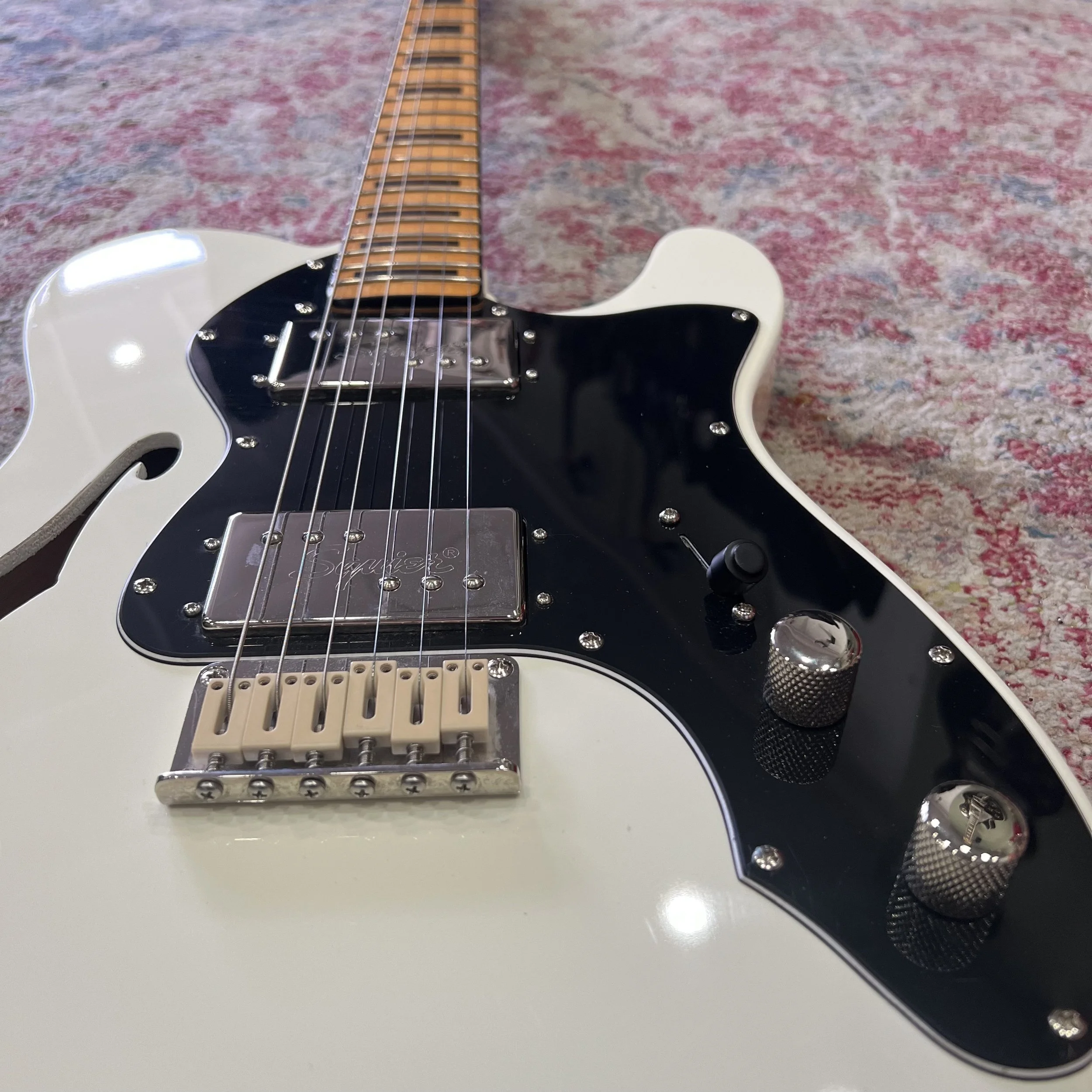 Squier-ClassicVibe-Telecaster-Thinline-Electric-Guitar-OlympicWhite-04.jpeg