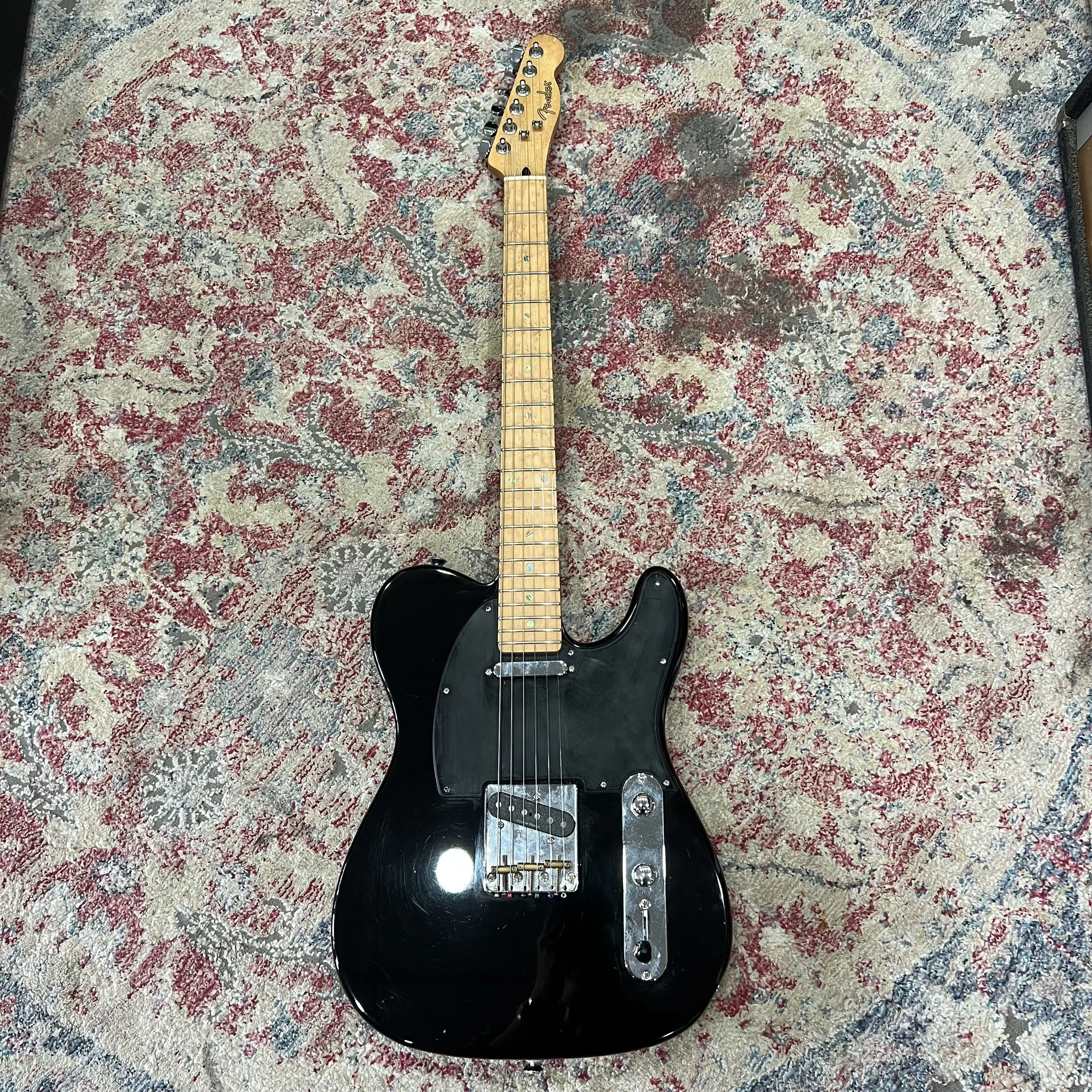 FenderTelecasterblack_01.jpeg