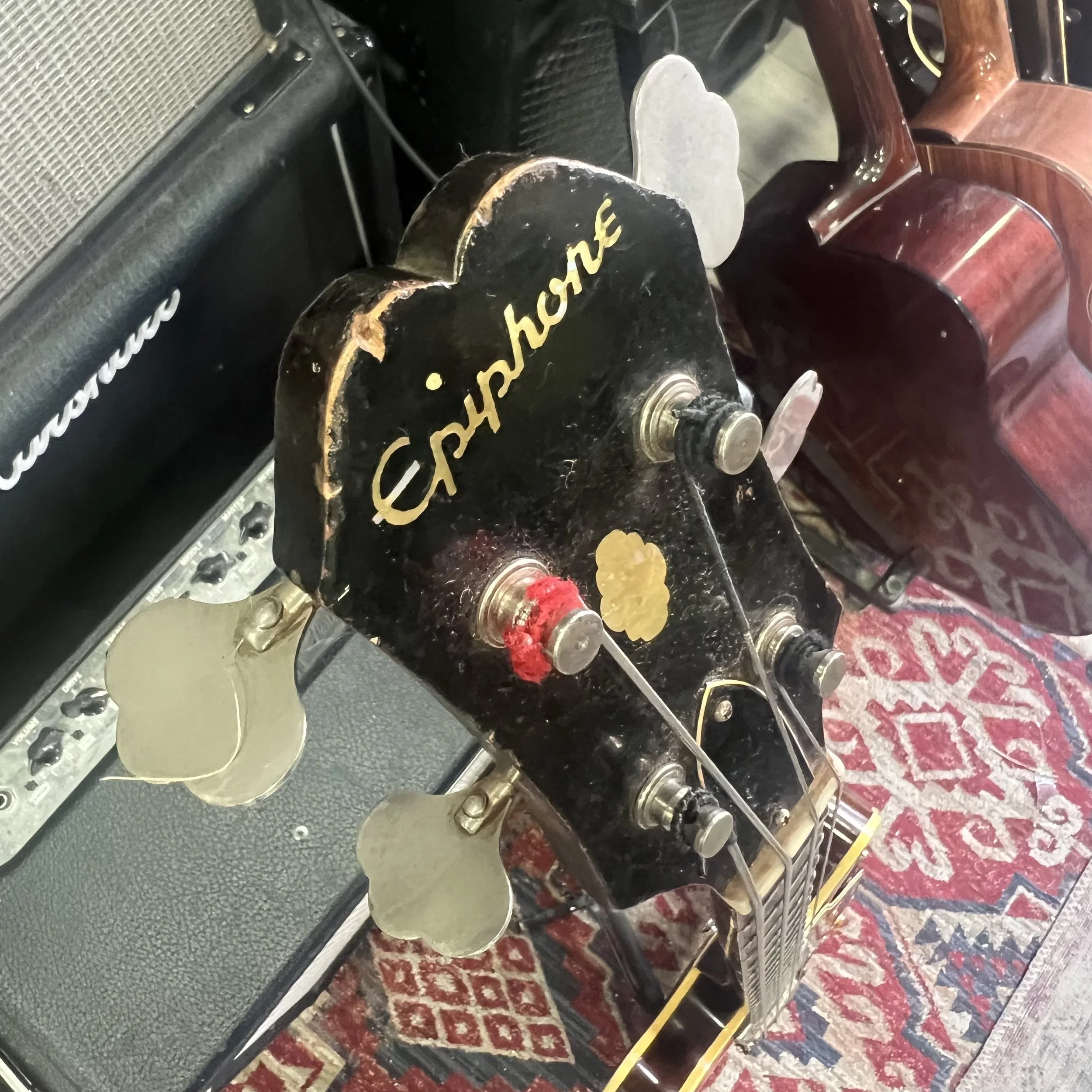 Epiphone-Rivoli-Electric-Bass-Guitar-1967-3tonesunburst-08.jpeg