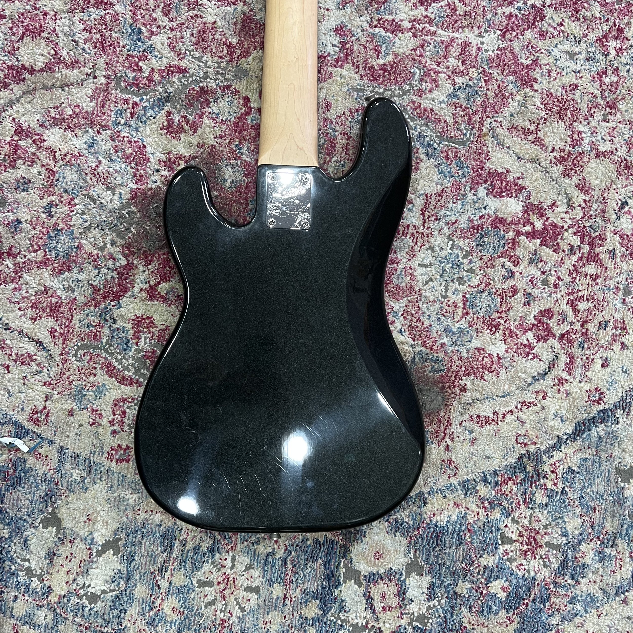 SquierPrecisionBassV5string Black_08.jpeg