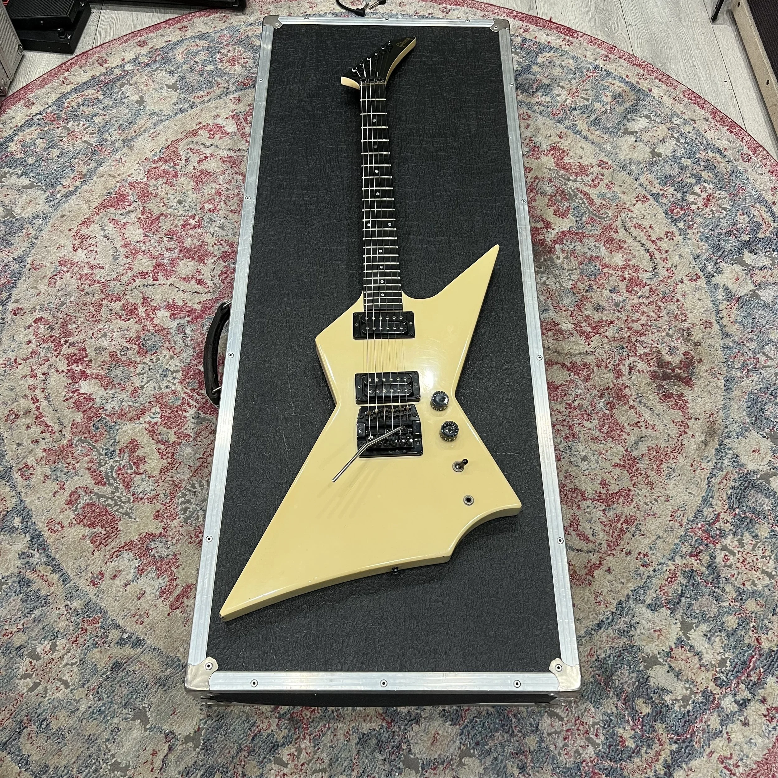 GibsonExplorerXPL1985_OlympicWhite_01.jpeg