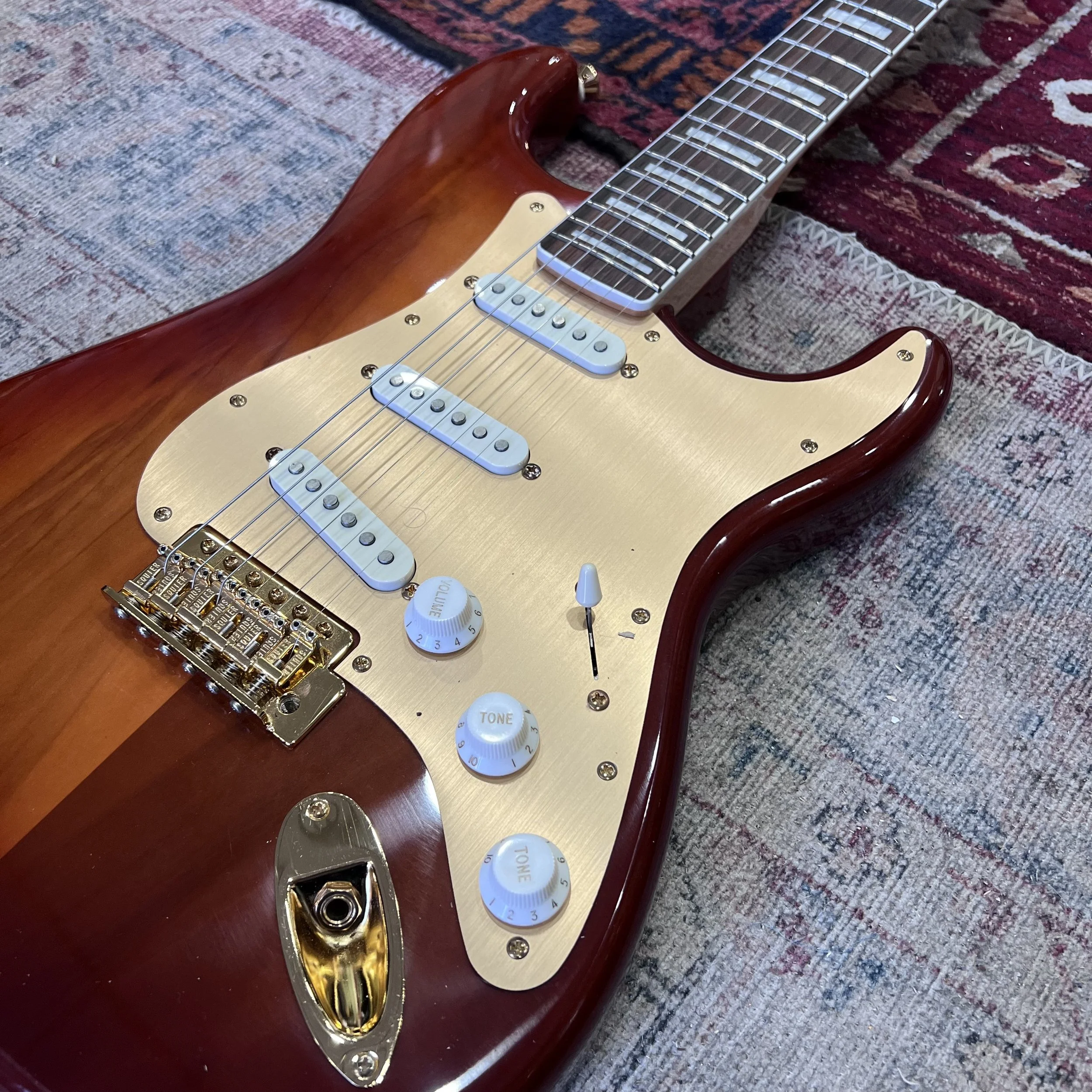 SquierStratocaster40thGold_2.jpeg