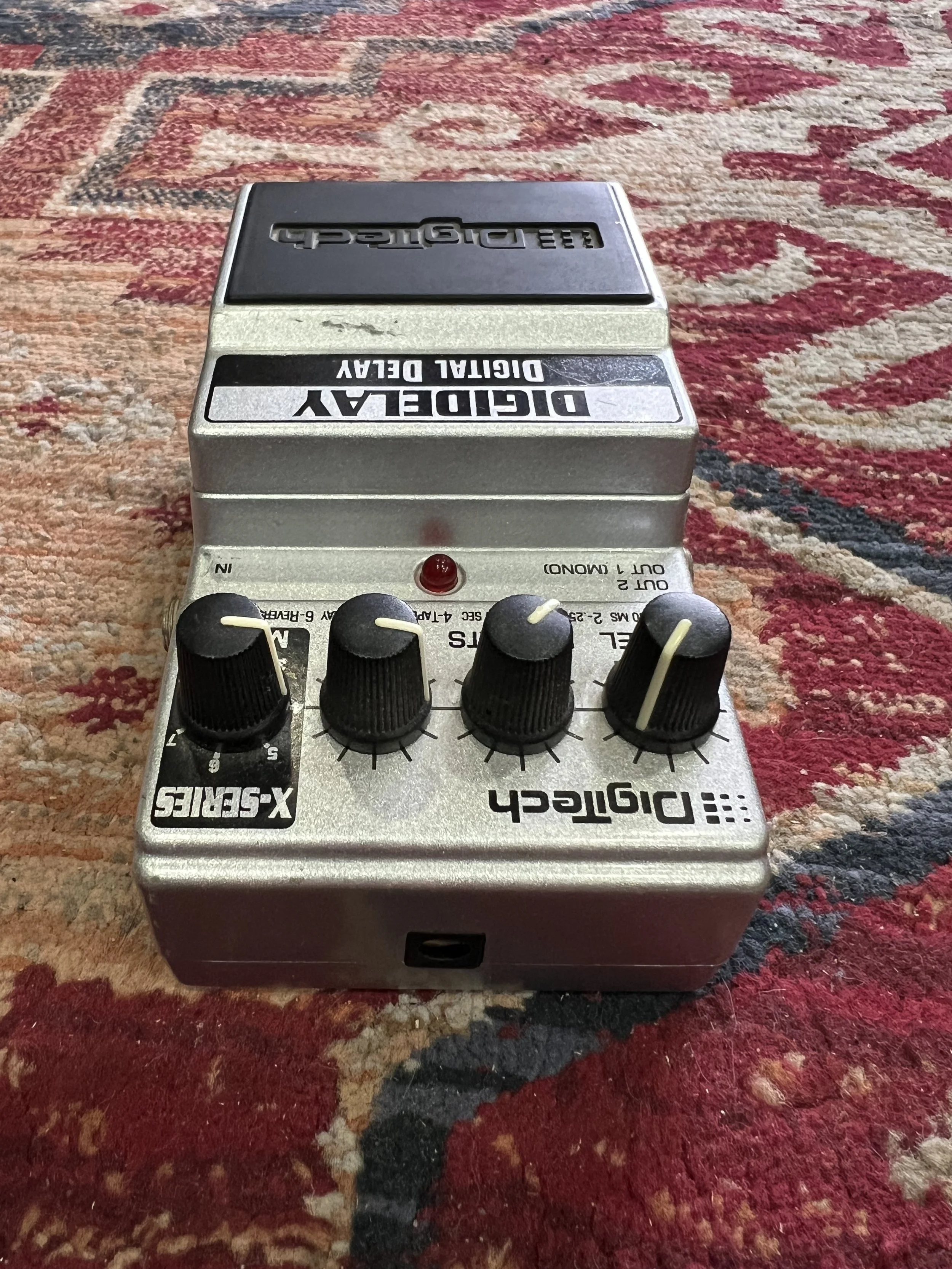 DigiTech-X-Series-DigiDelay-silver-guitar-effects-pedal-03.jpeg