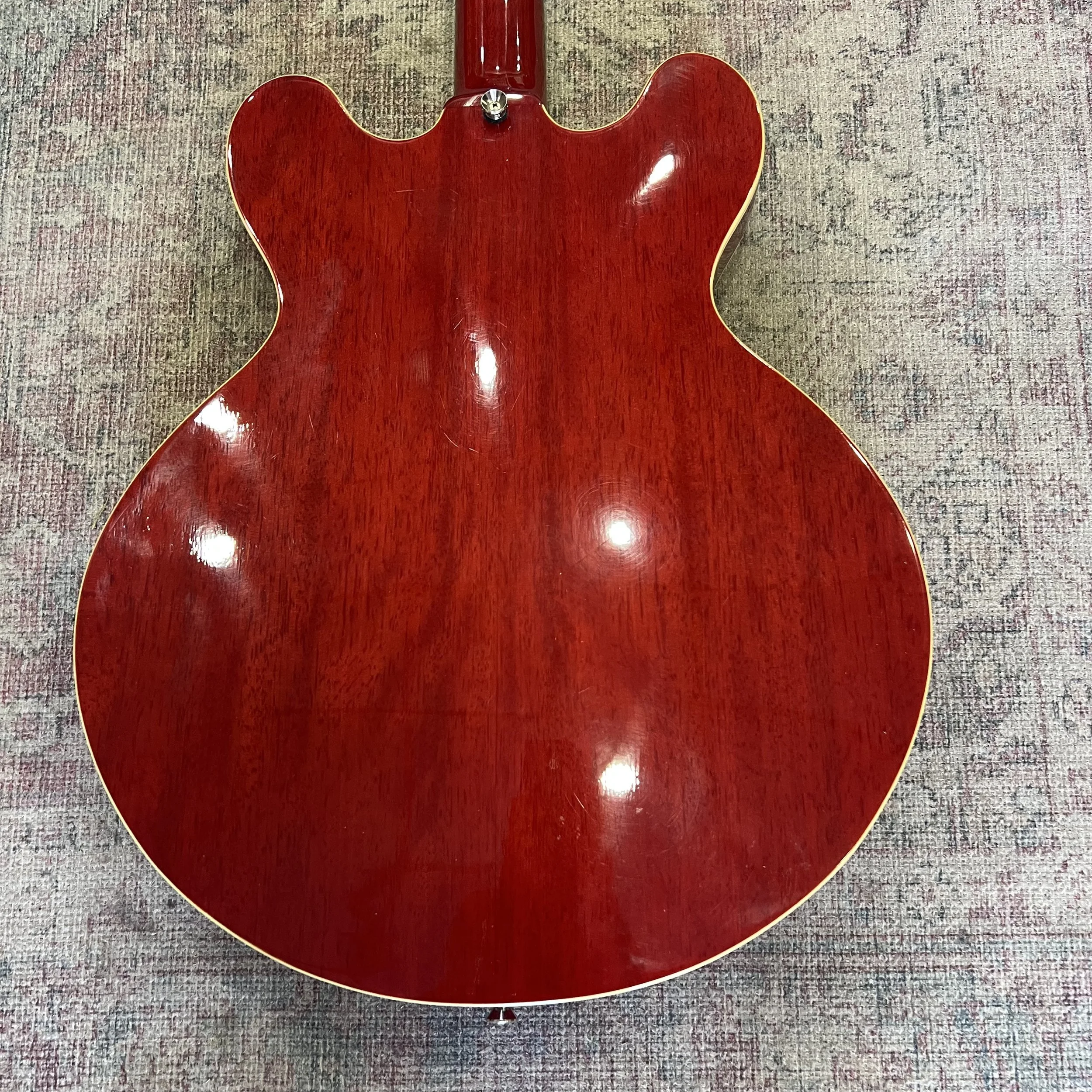 Vantage-635V-semi-hollow-electric-guitar-CherryRed-010.jpeg